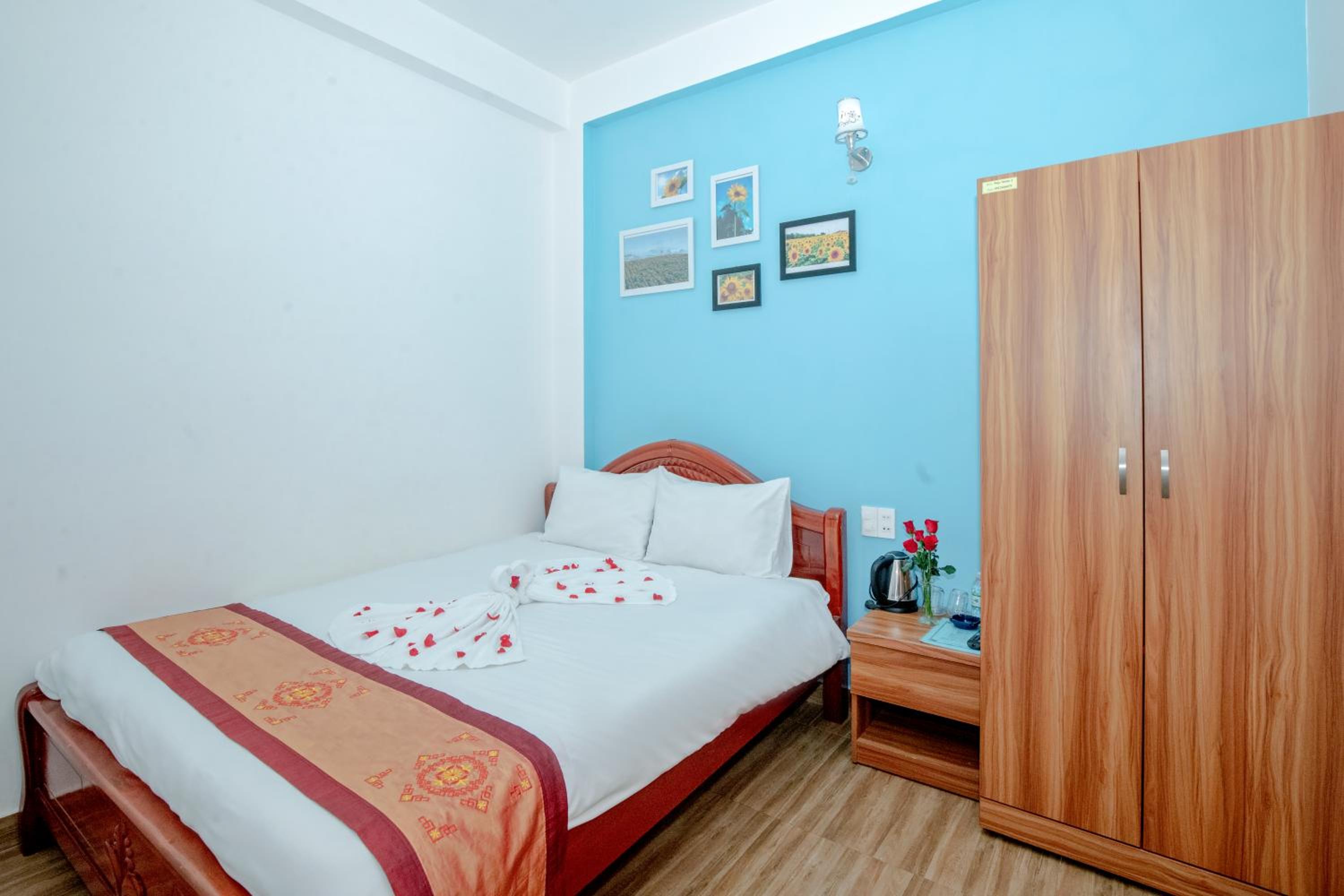 Standard Double Room - Photo 6