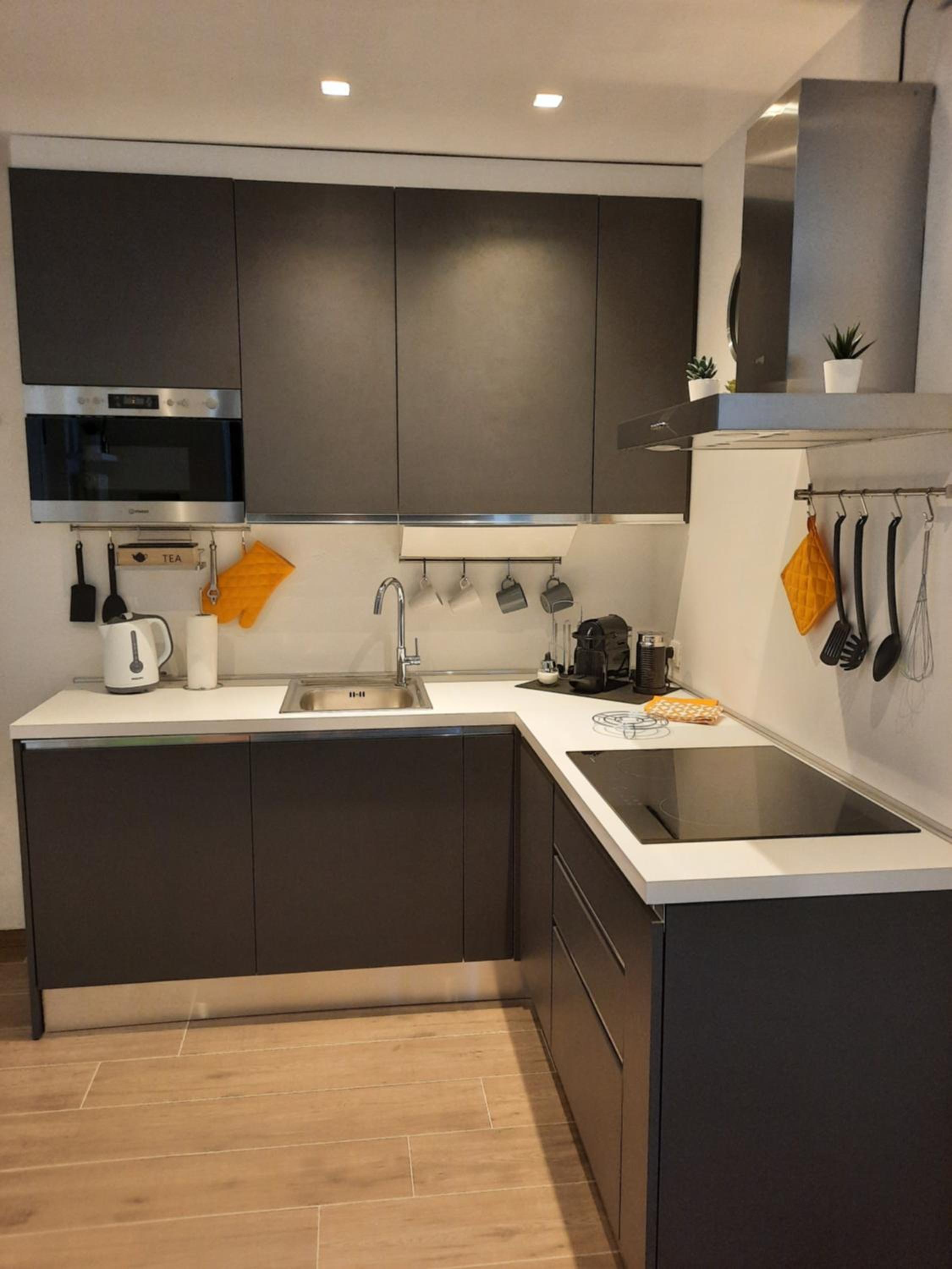 Apartment with Lake View - Photo 34