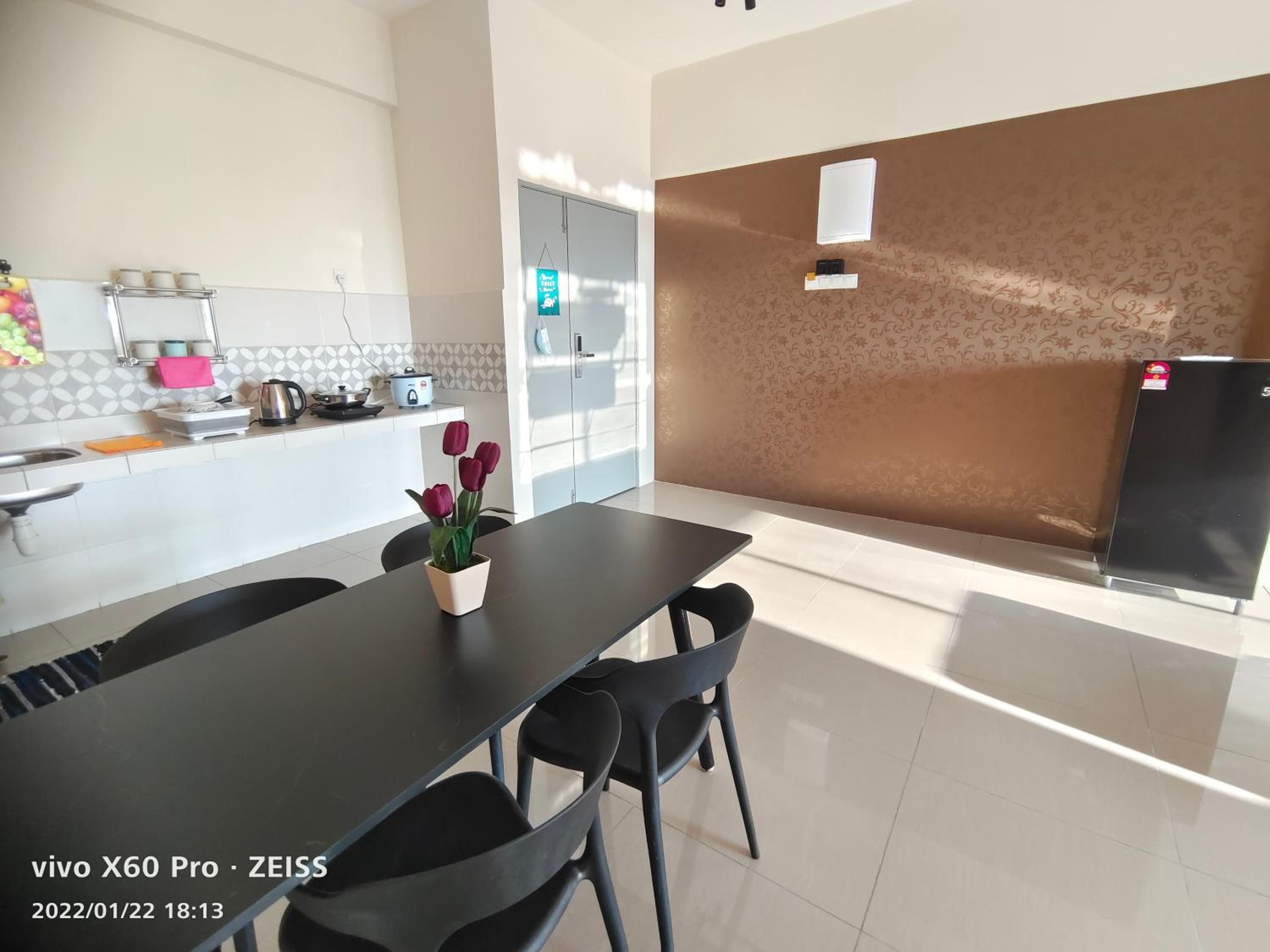 Three-Bedroom Apartment - Photo 7