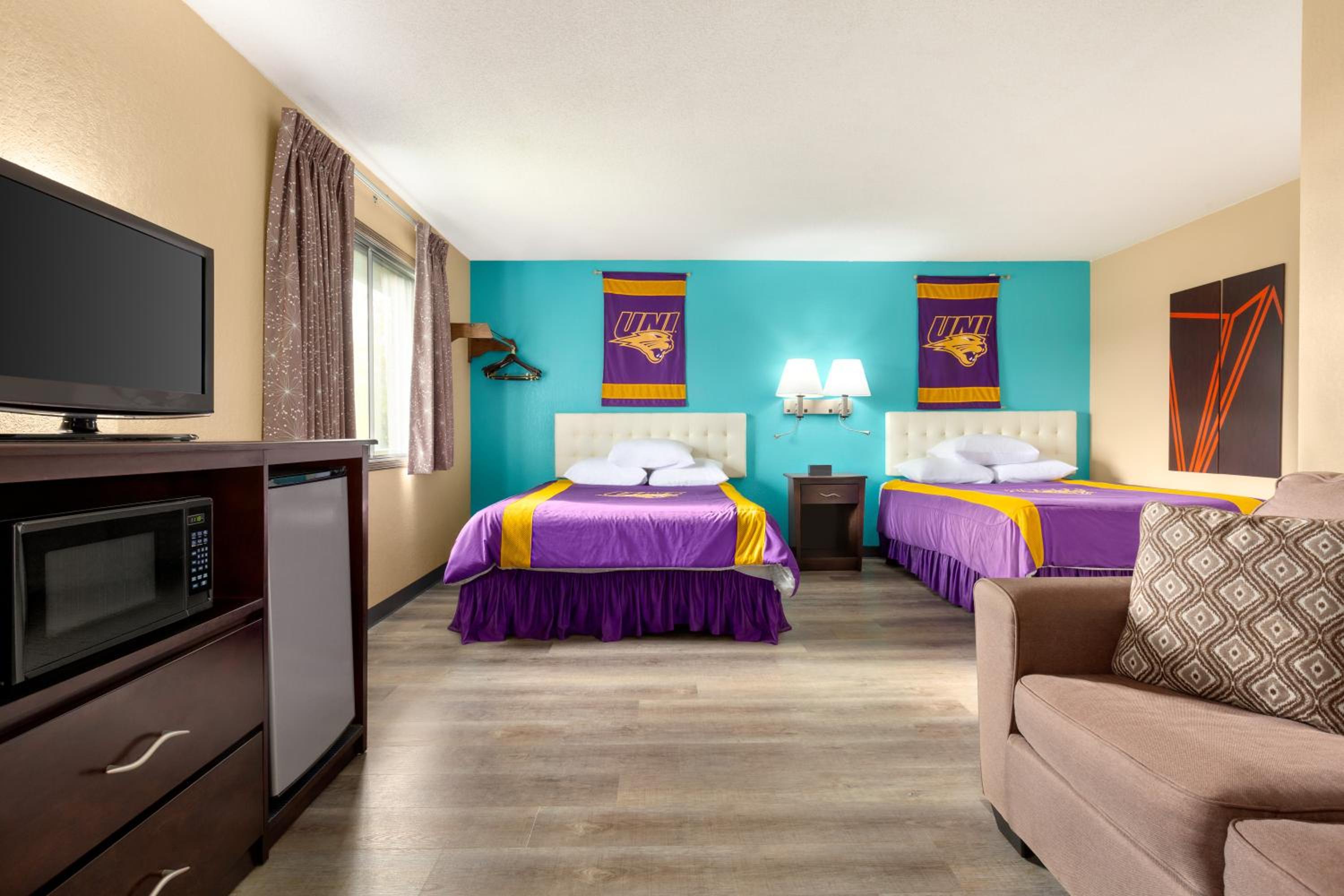 Deluxe Queen Room with Two Queen Beds - Non-Smoking photo 1