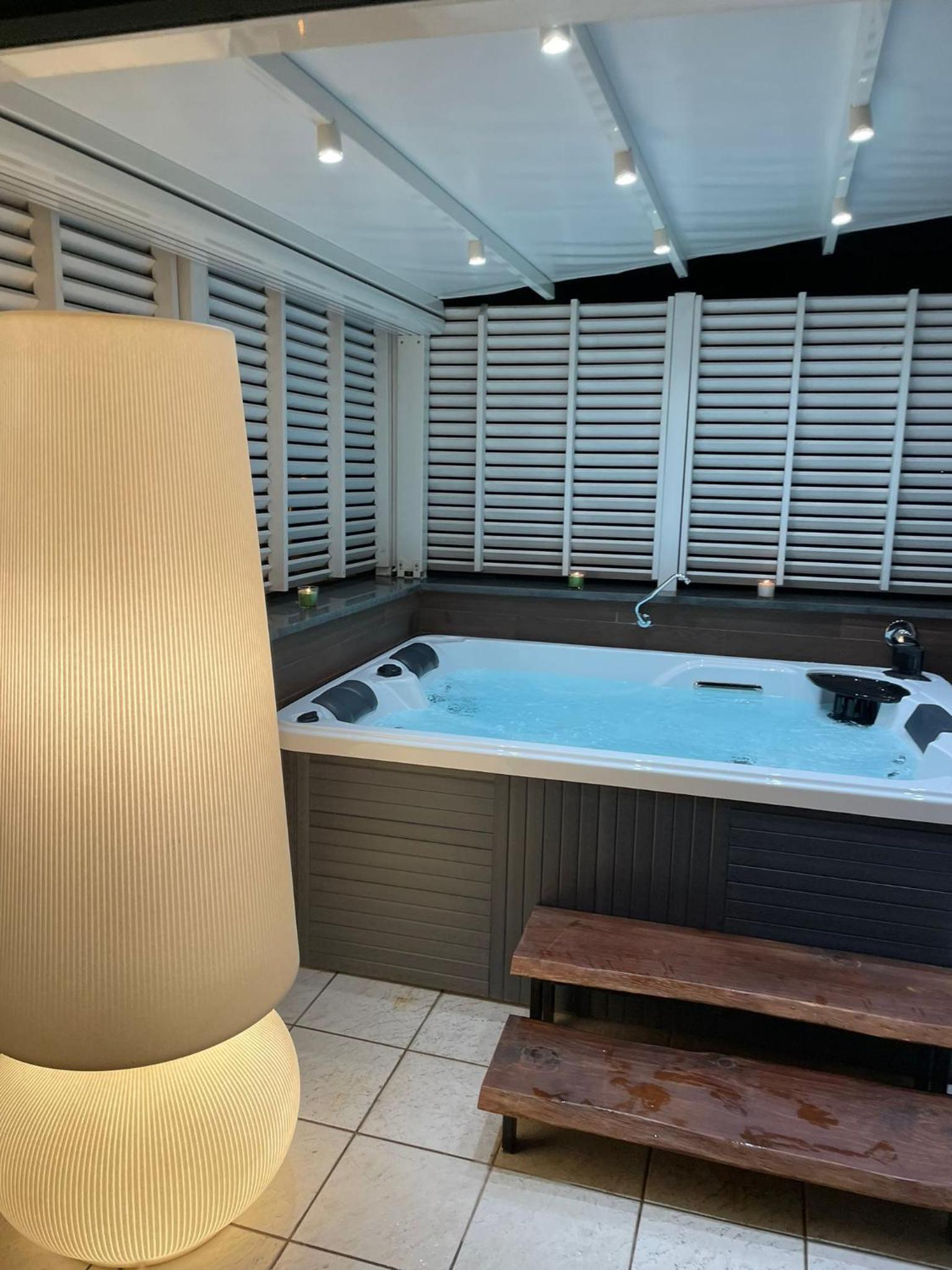 Double Room with Sauna and Spa Bath - Photo 9