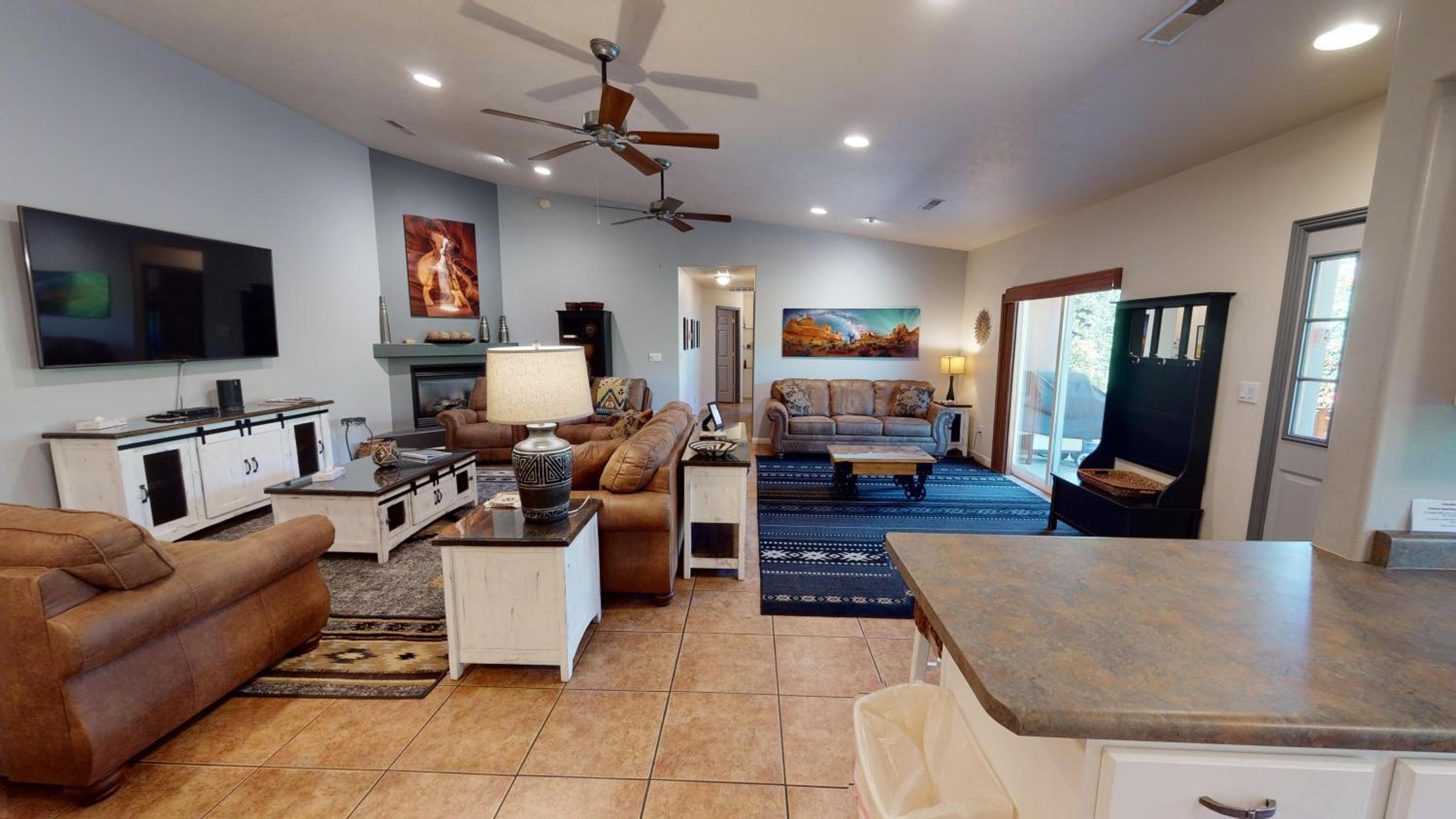 Three-Bedroom Apartment photo 1