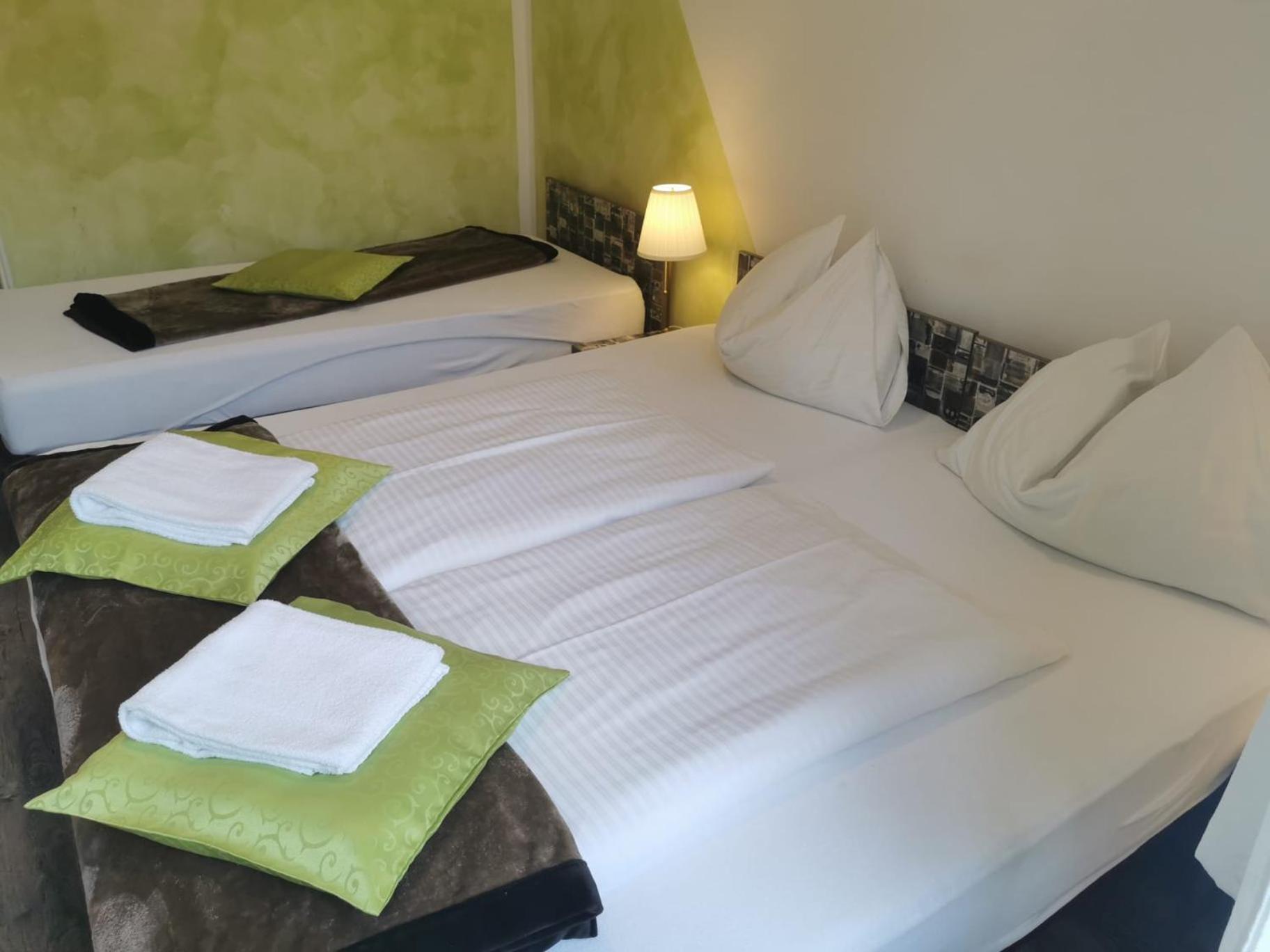 Quadruple Room - Photo 4