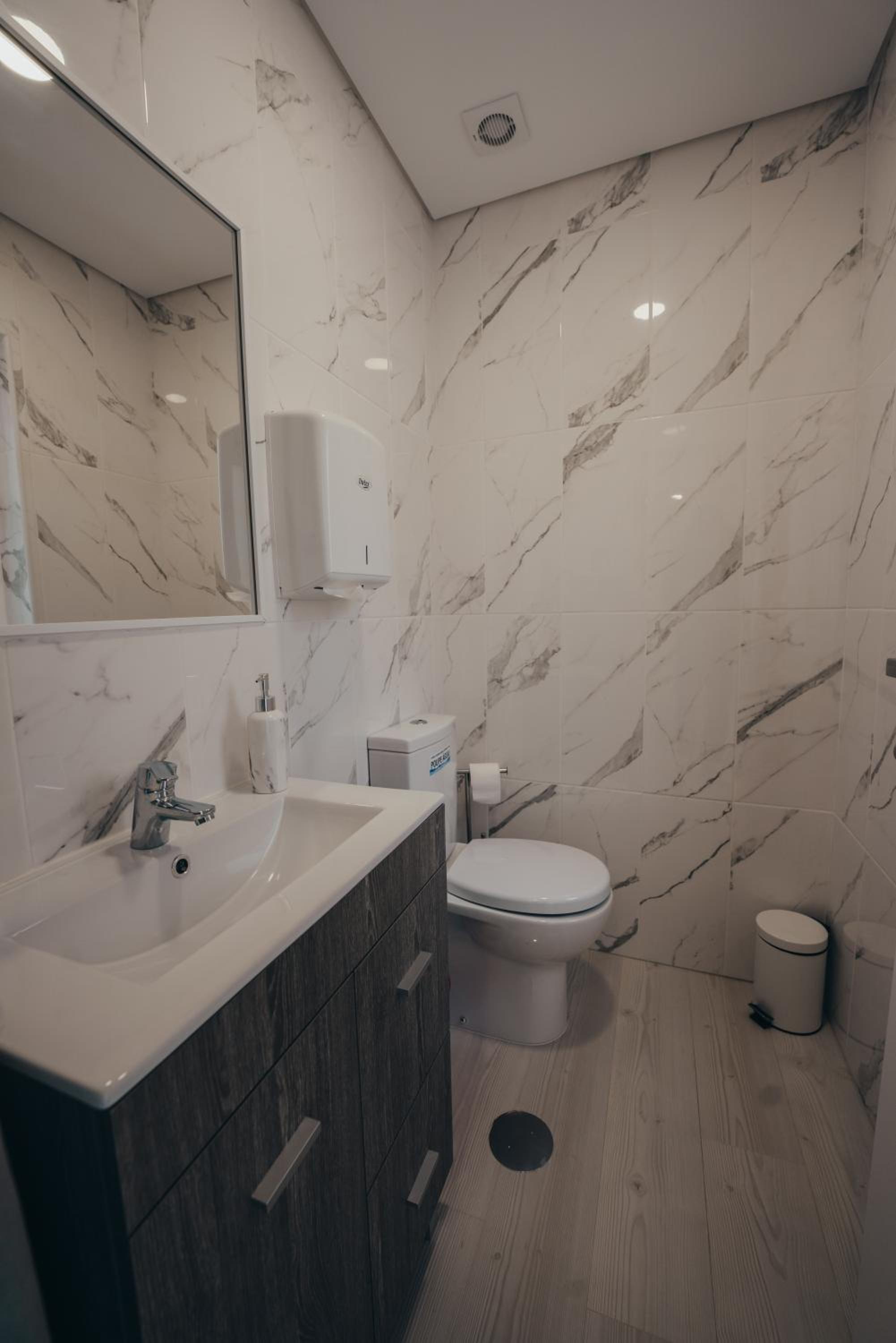 Two-Bedroom House - Photo 12