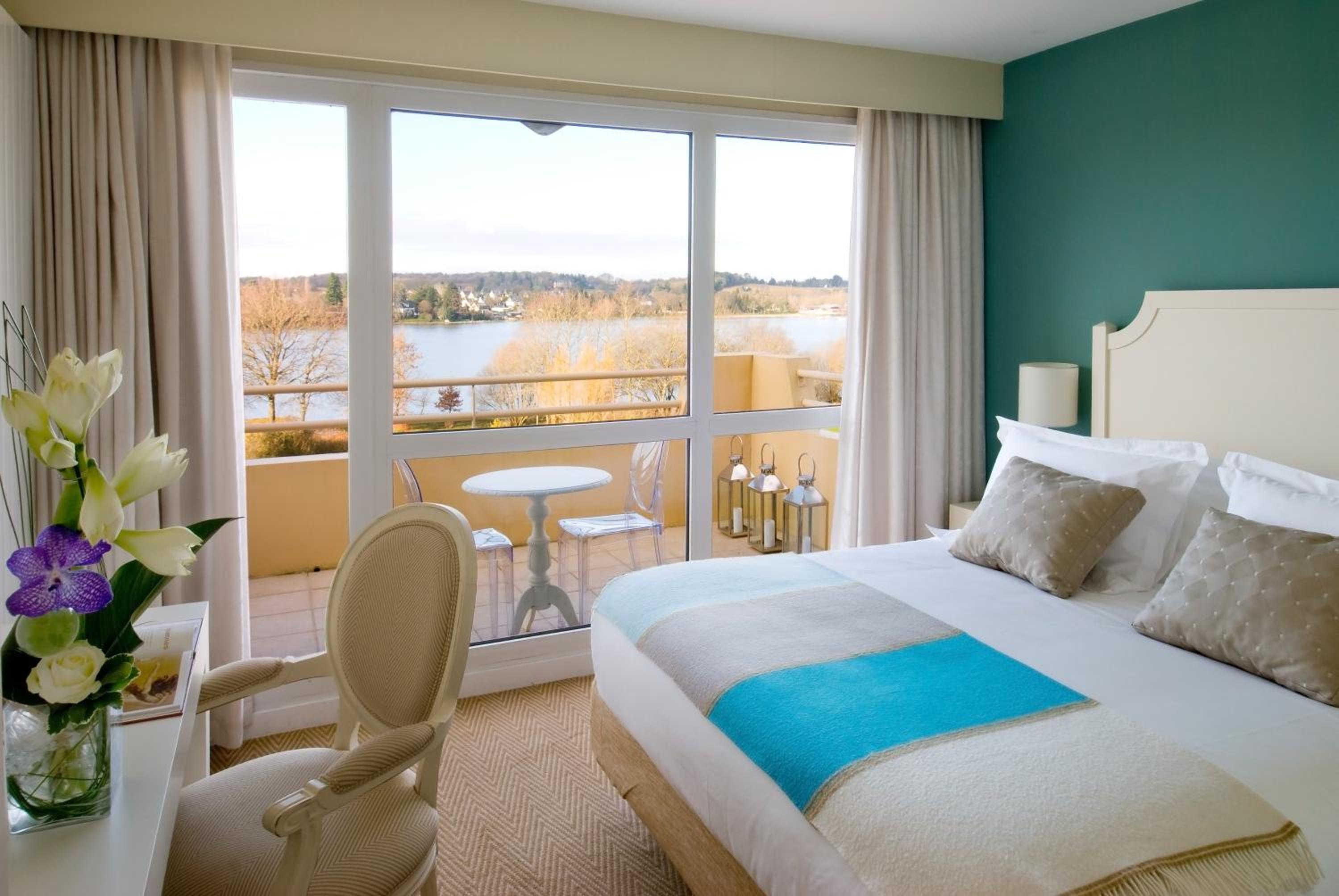 Deluxe Queen Room