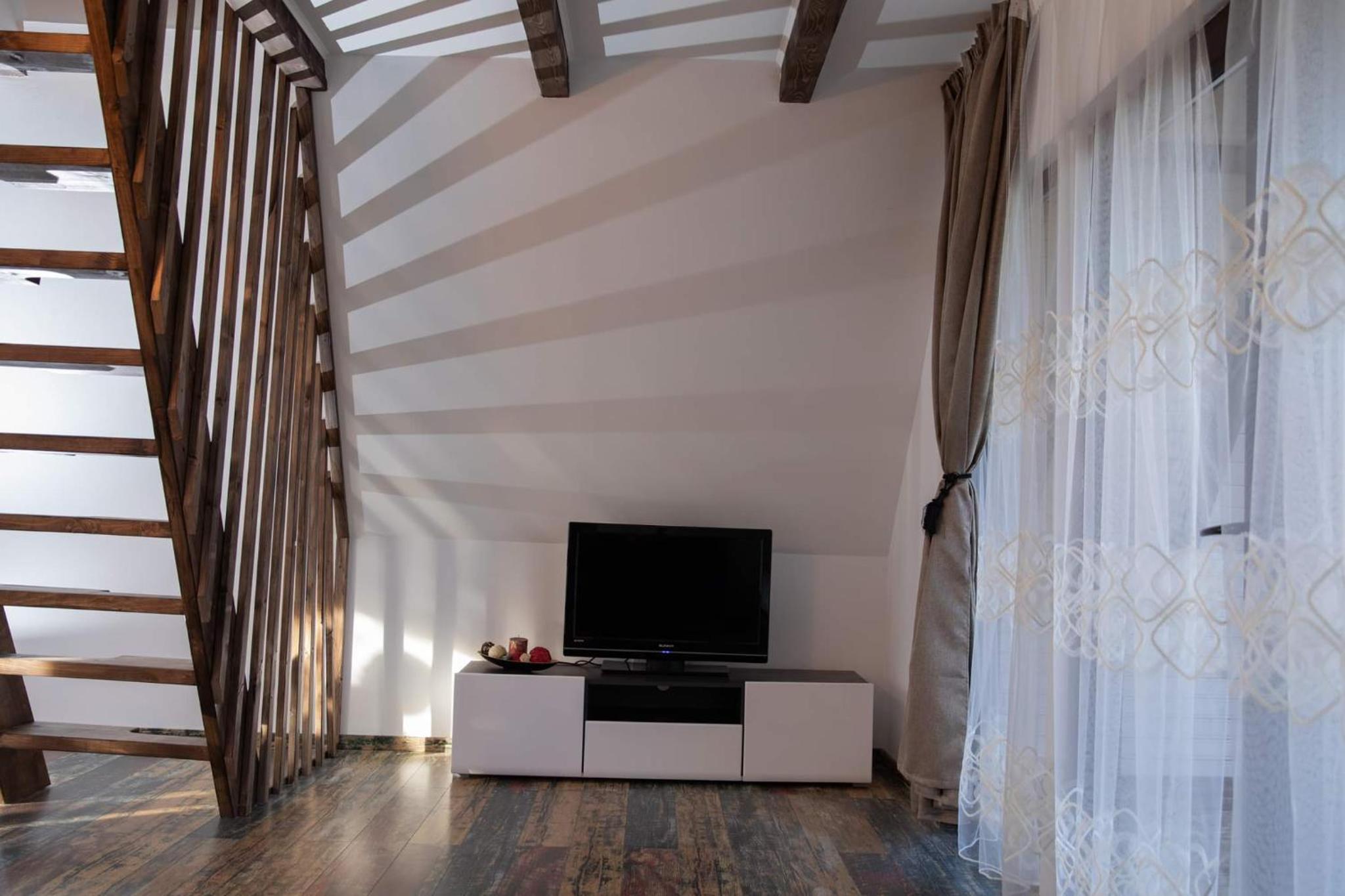 Two-Bedroom House - Photo 8