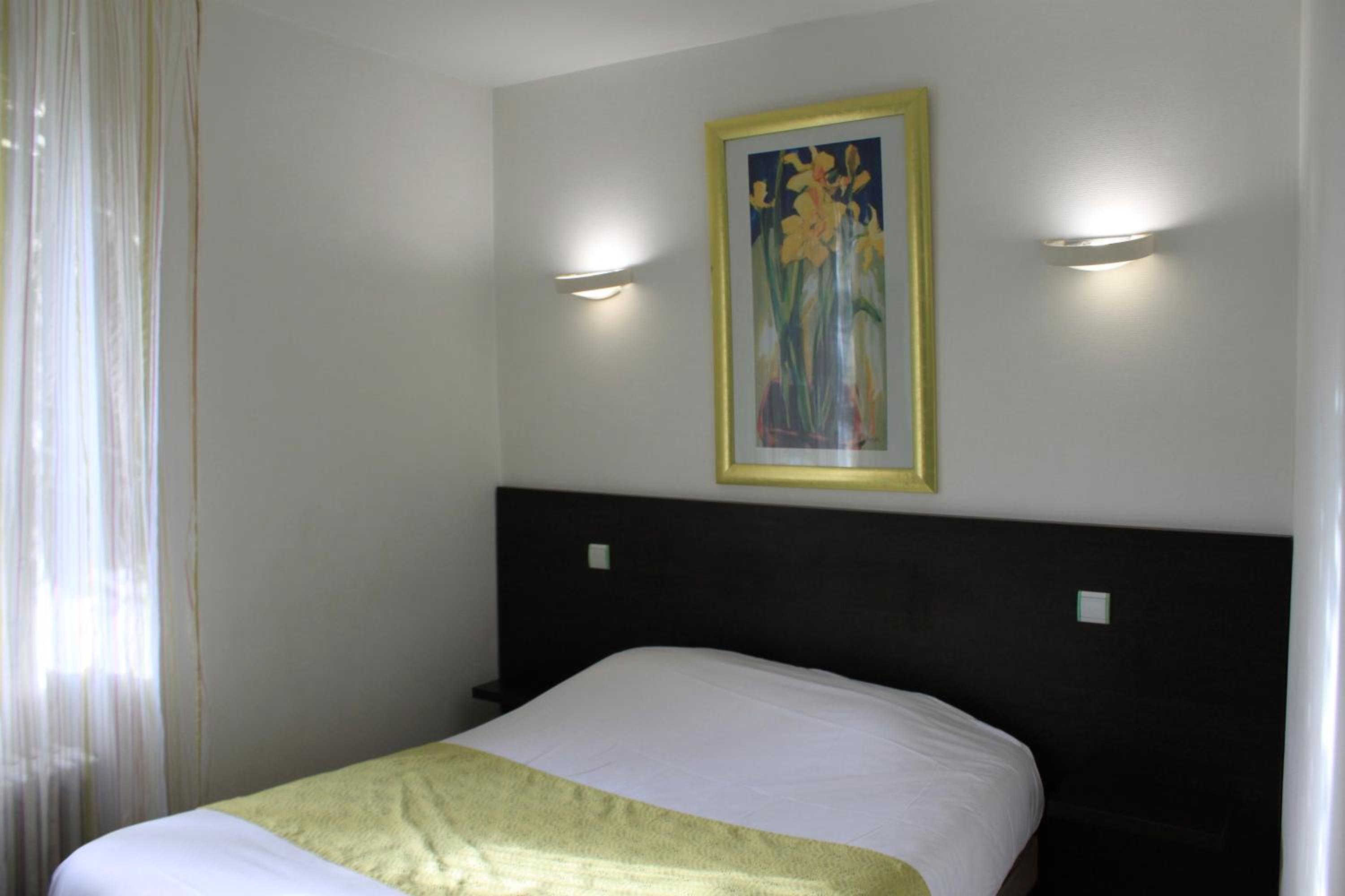 Standard Double Room - Photo 5