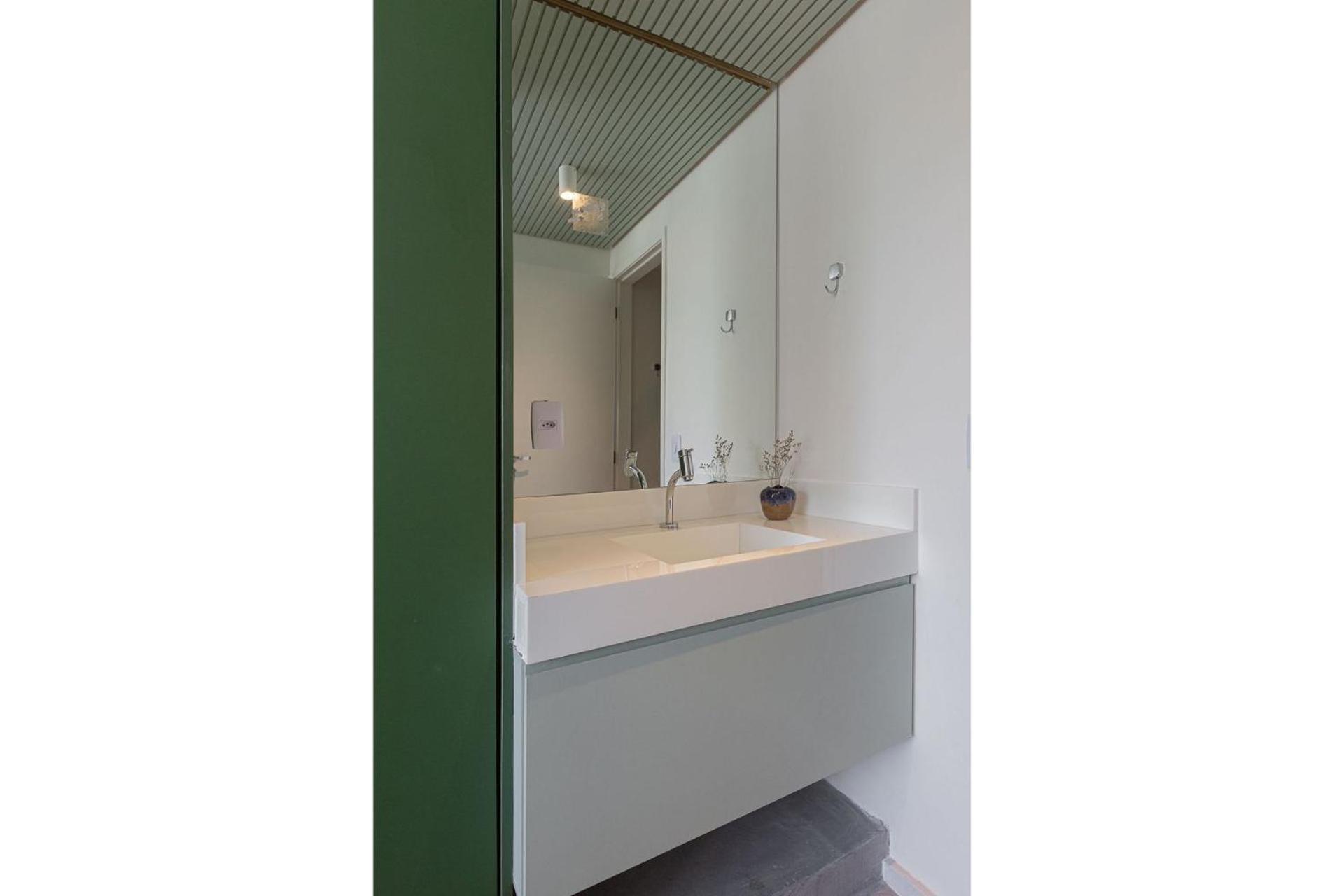 Apartment with View - Photo 4