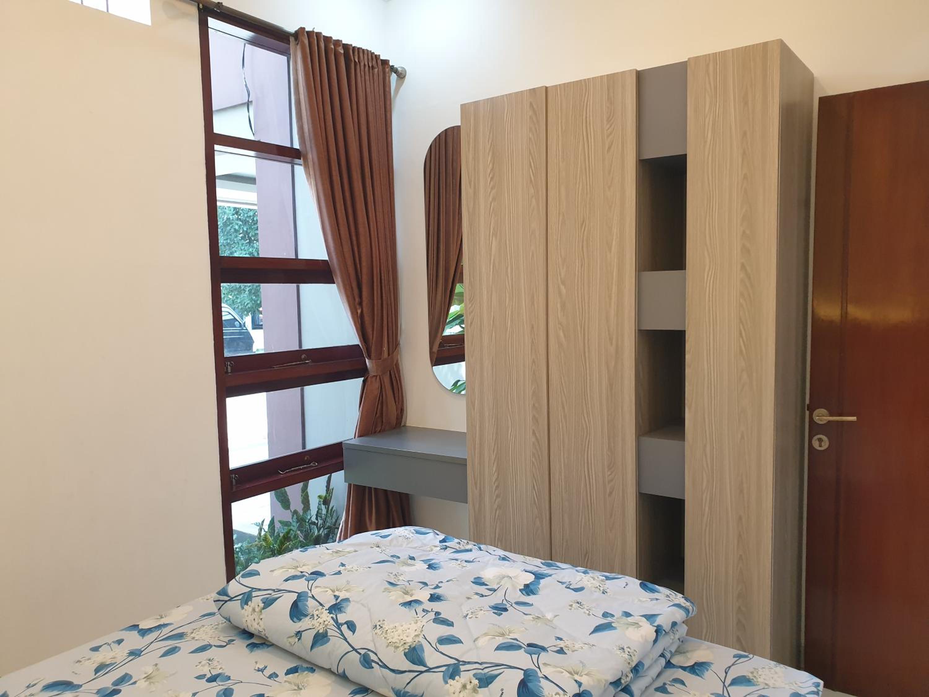 Three-Bedroom House - Photo 3