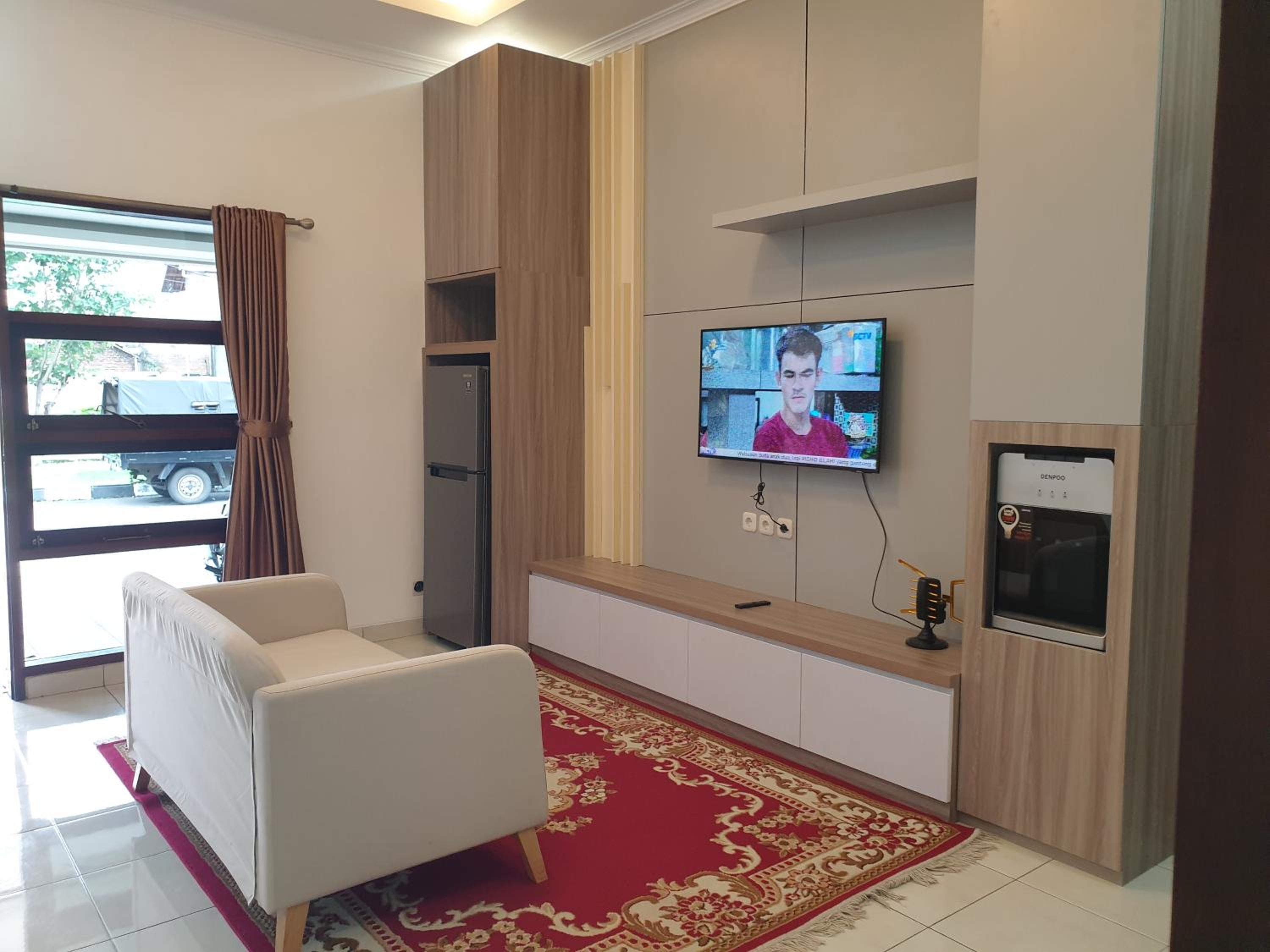 Three-Bedroom House - Photo 1