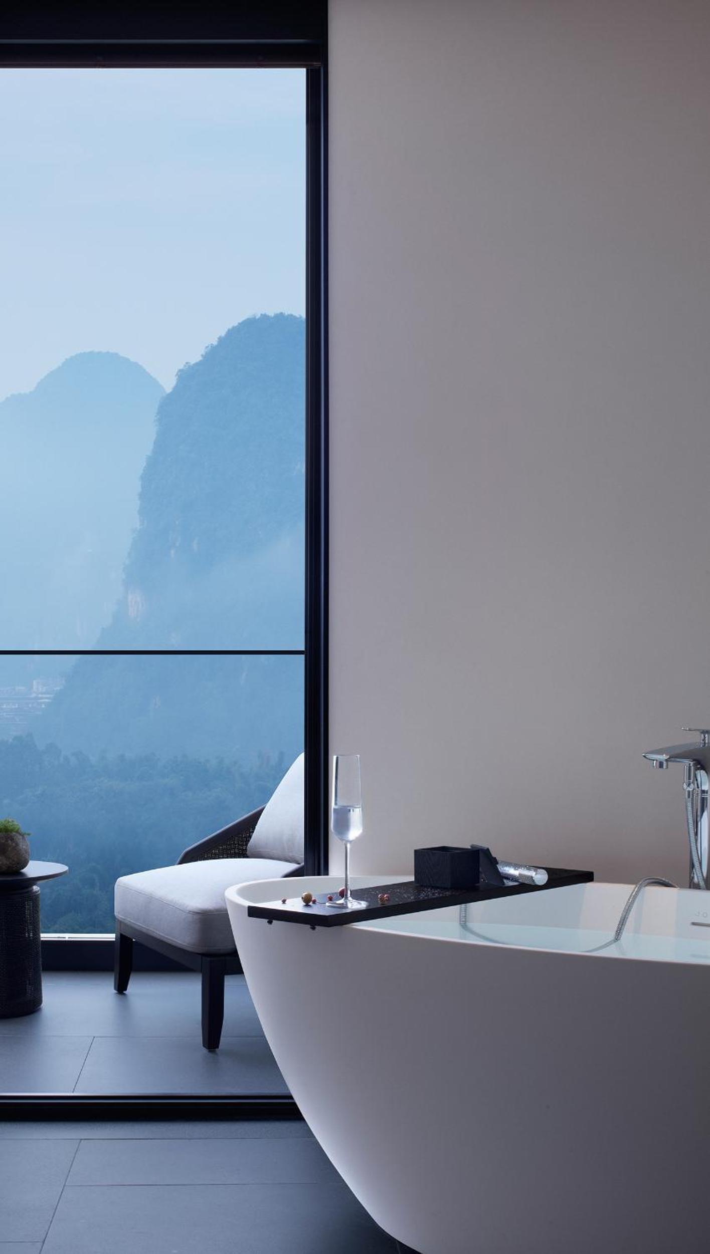 Twin Room with Balcony photo 3