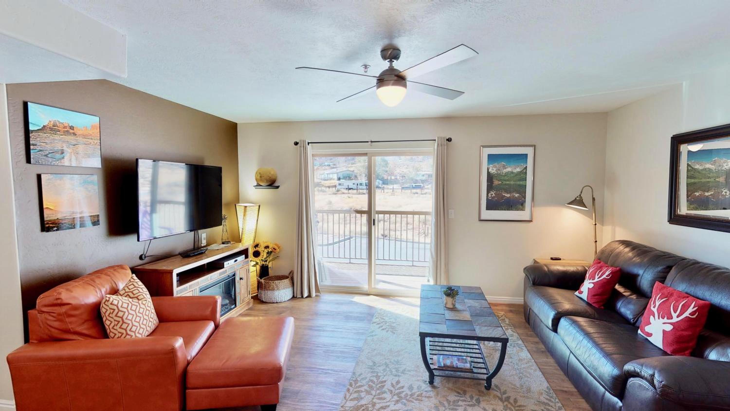 Three-Bedroom Apartment photo 1