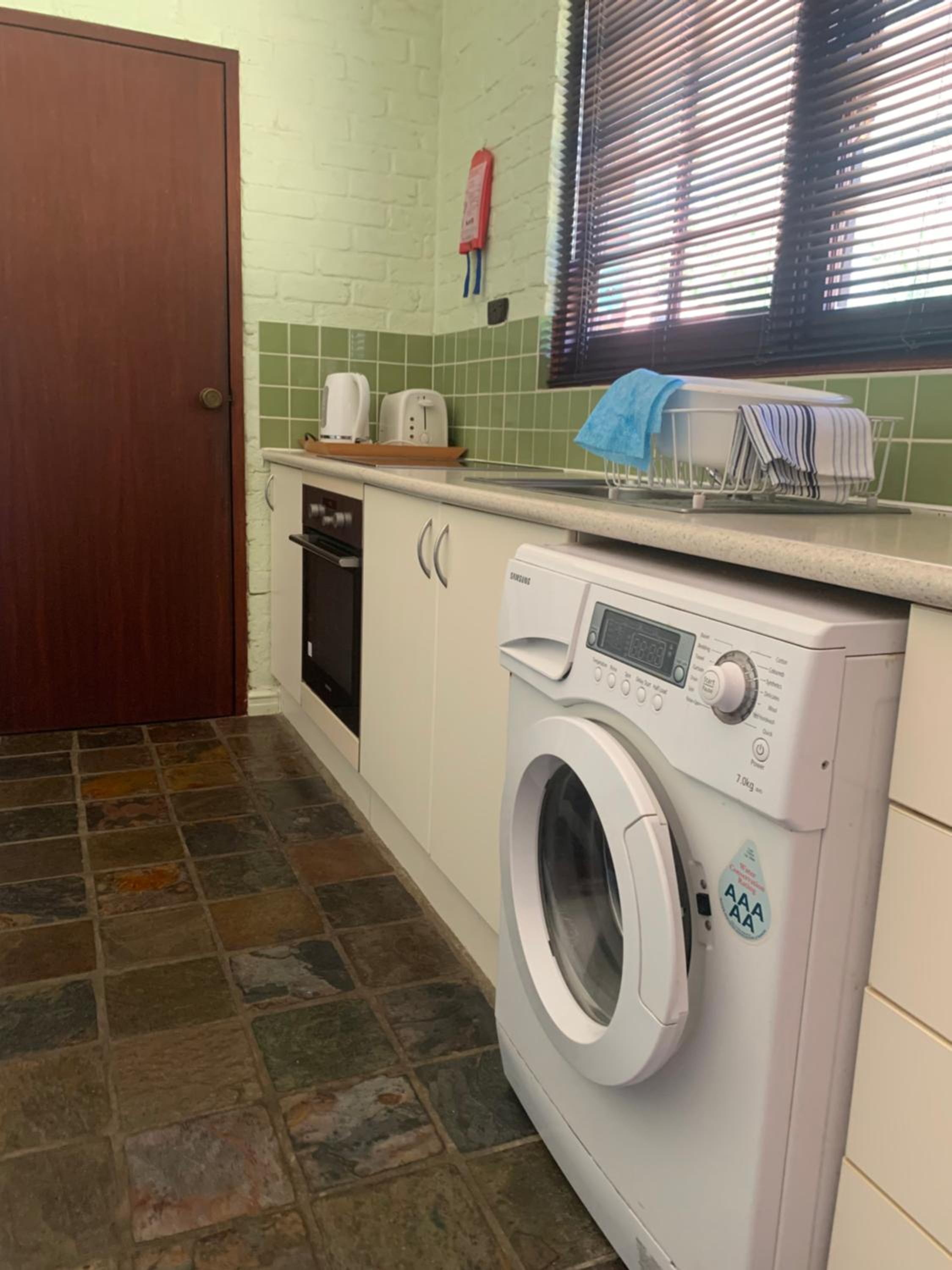 Studio Apartment - Photo 8