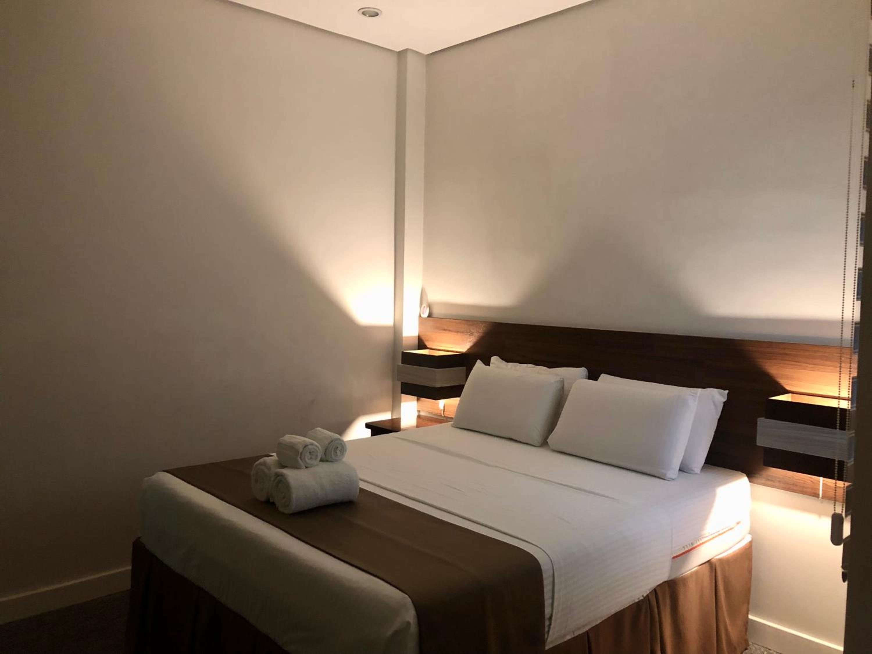 Deluxe Double Room (2 Adults + 1 Child) - Photo 3