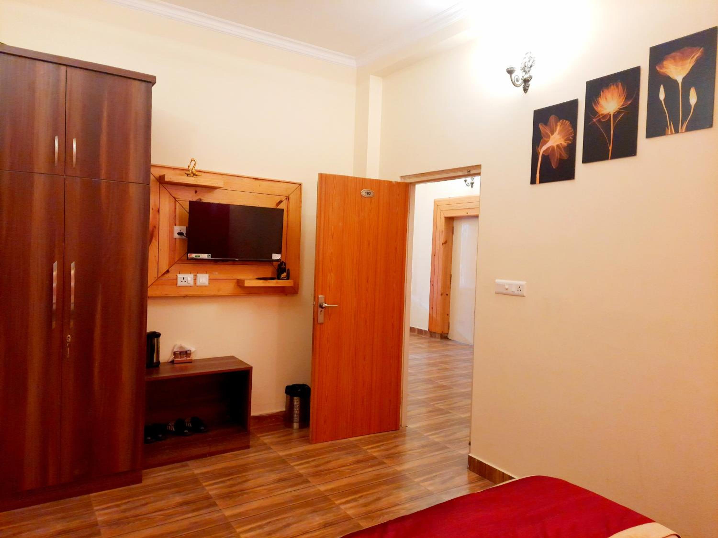 Family Room with Garden View photo 2