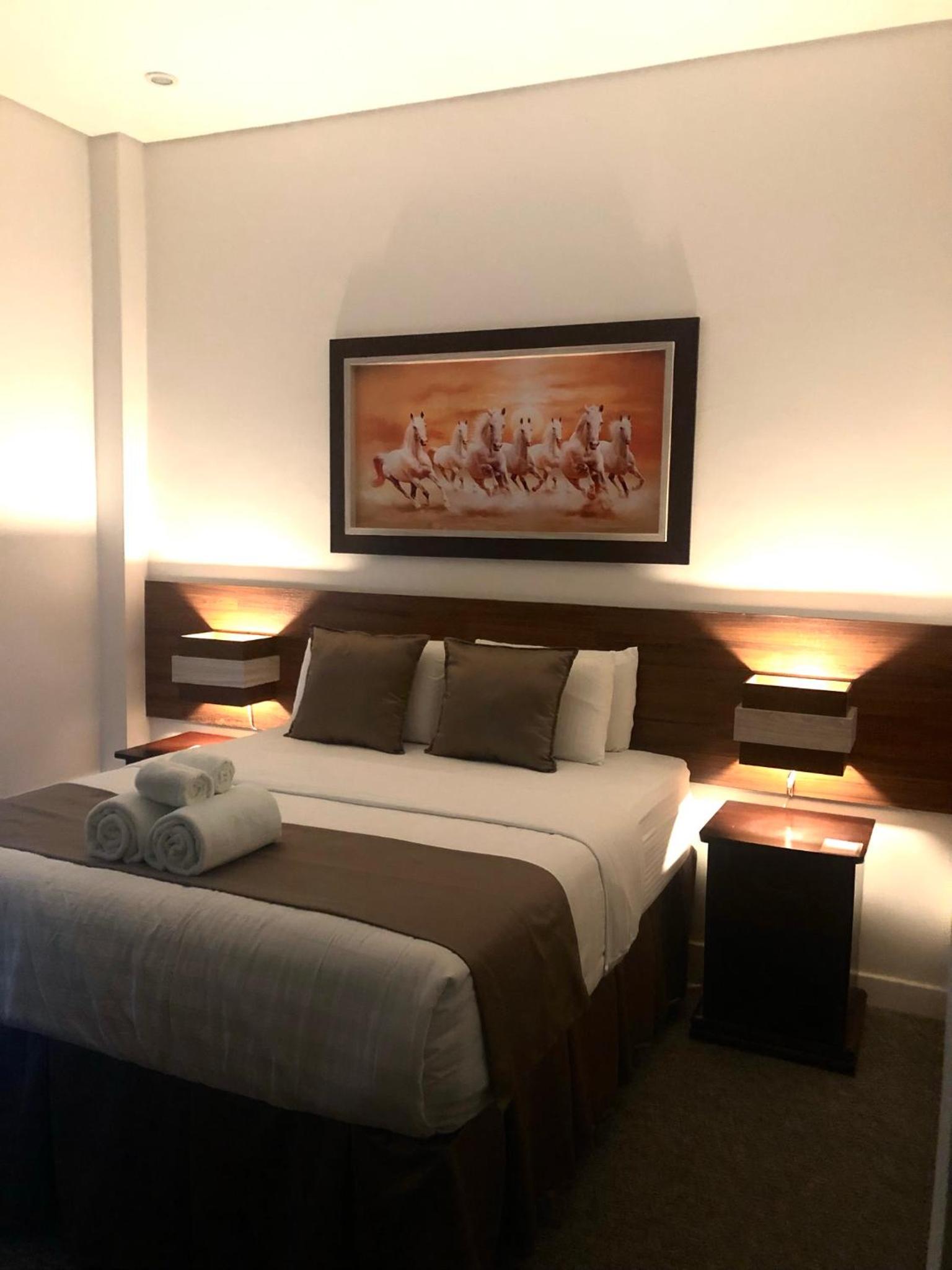 Deluxe Junior Suite - Photo 3