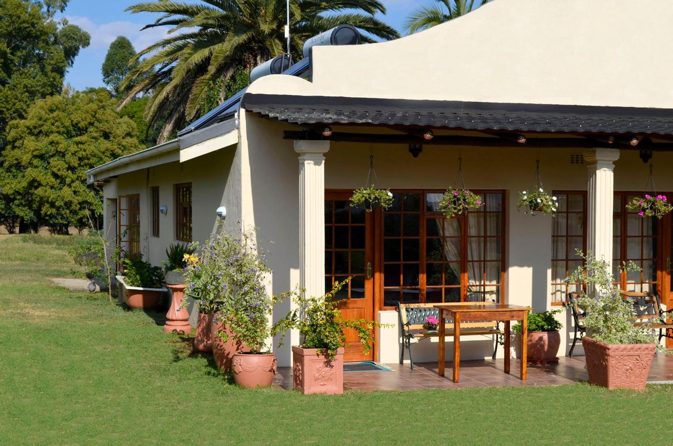 Self-Catering Cottage - Photo 2