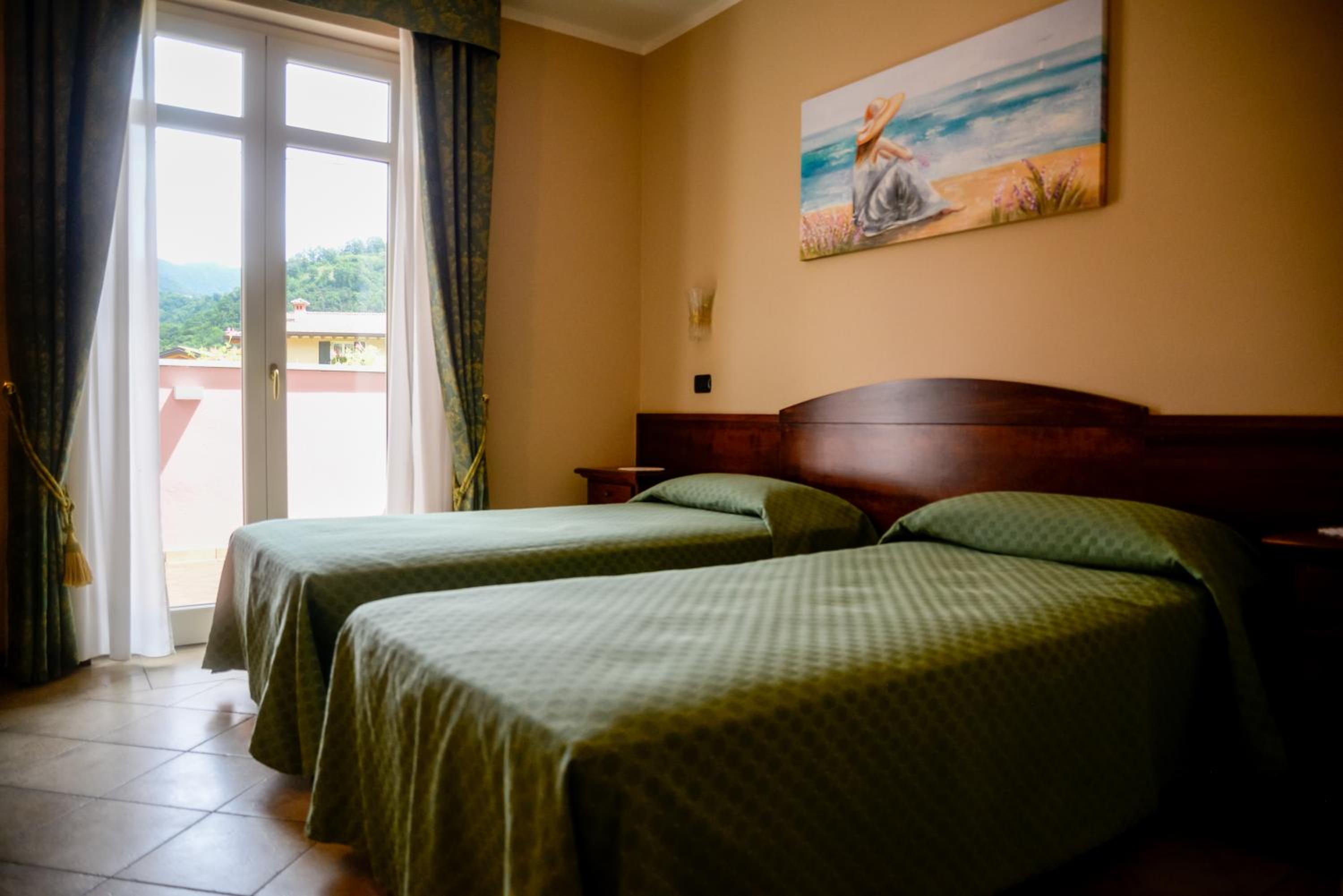 Double or Twin Room - Photo 14