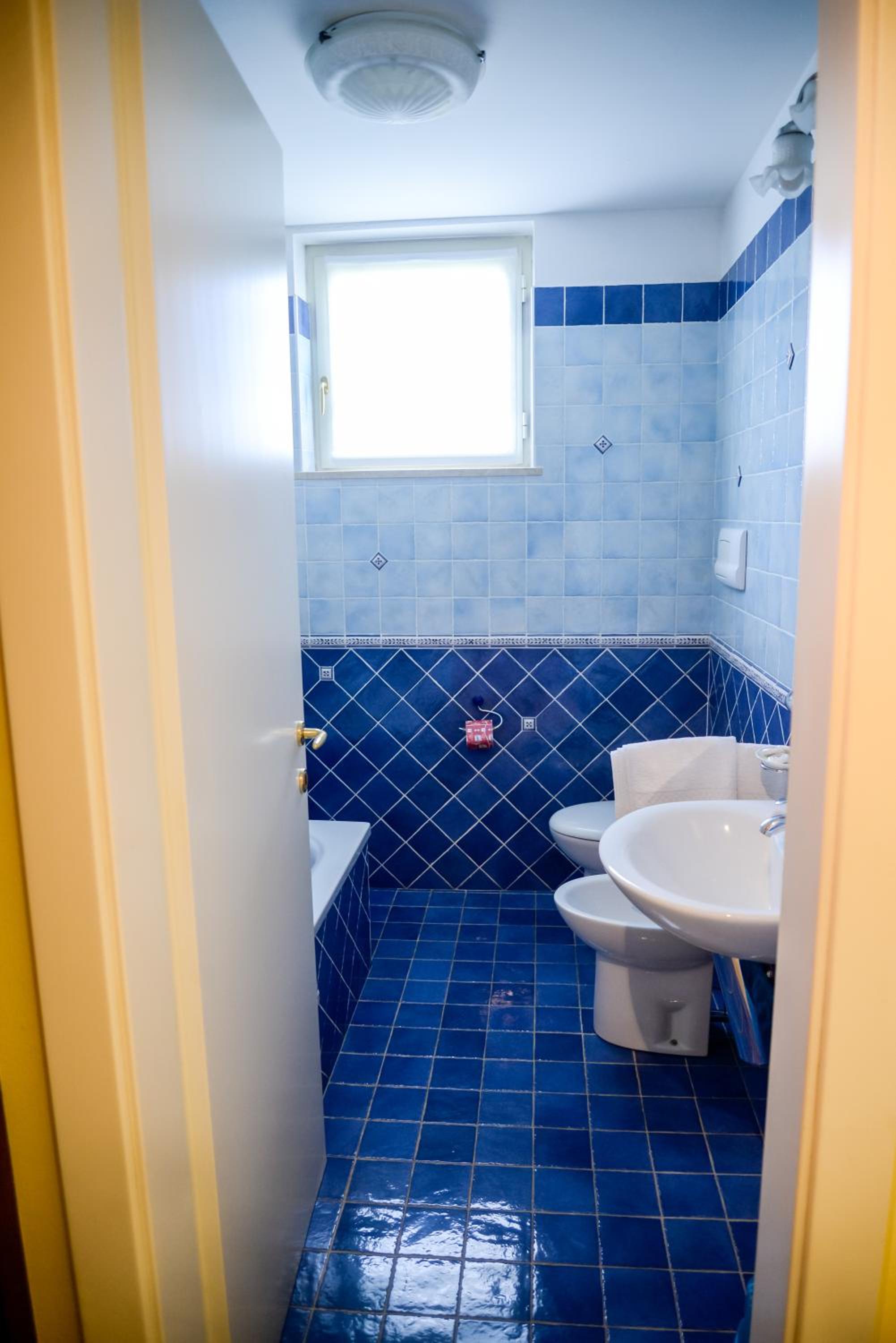 Double or Twin Room - Photo 8