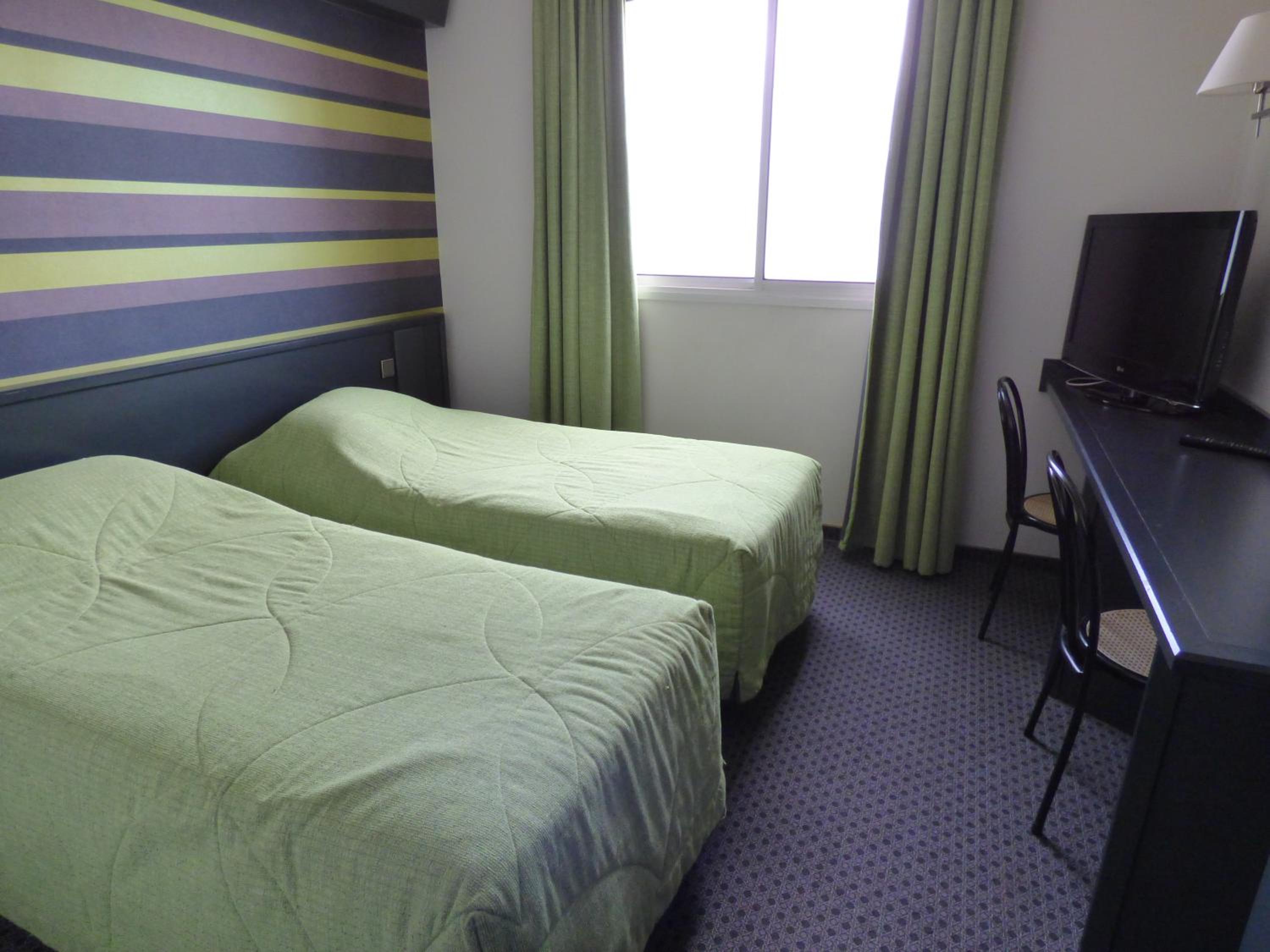 Twin Room - Photo 5