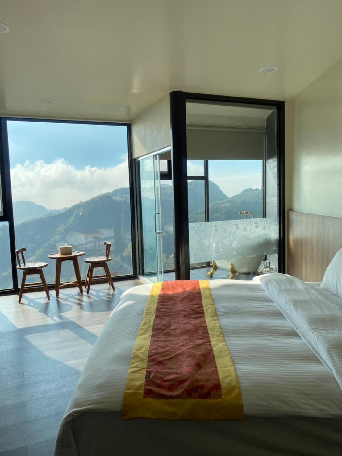 Double Room with Mountain View