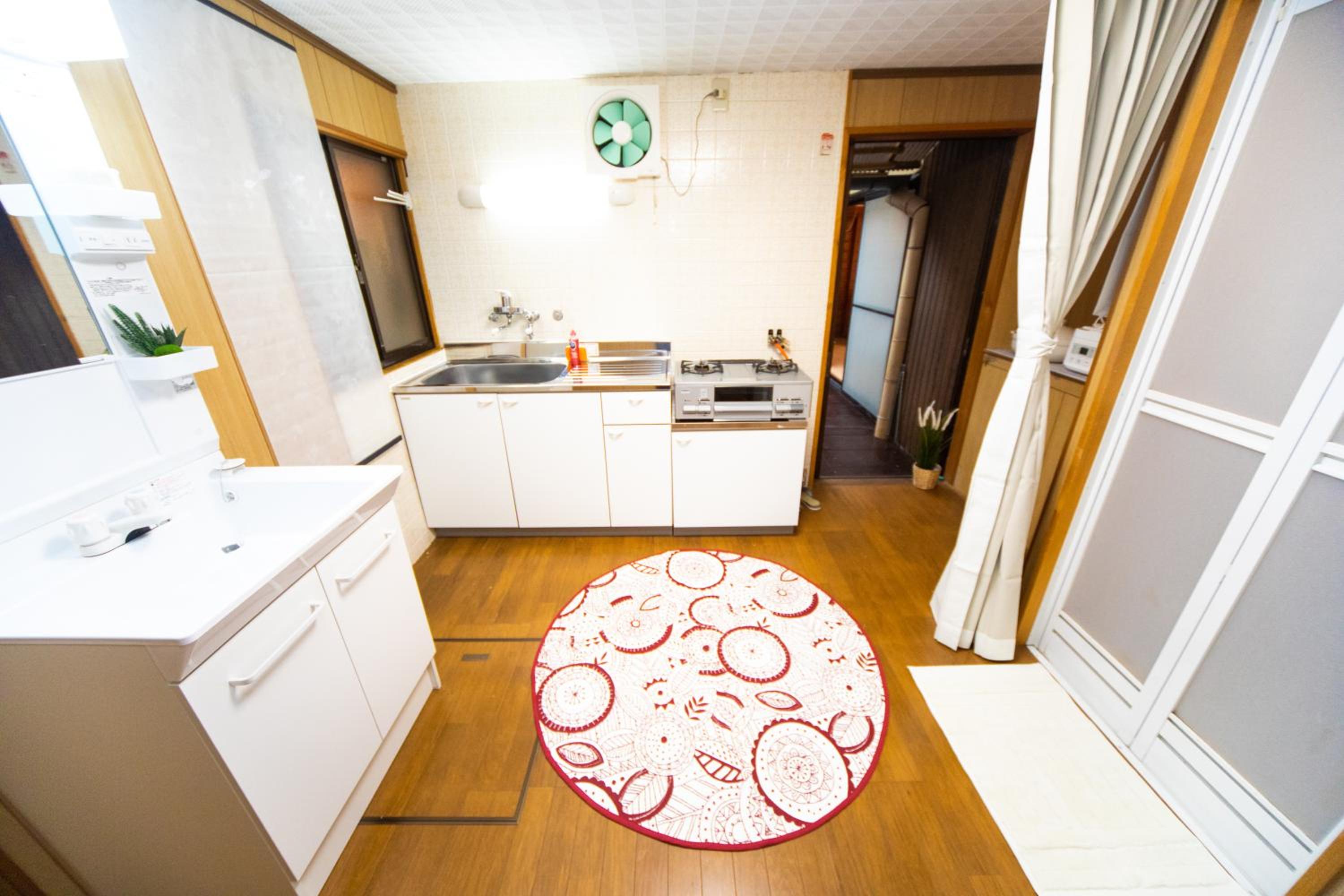 Two-Bedroom House - Photo 19