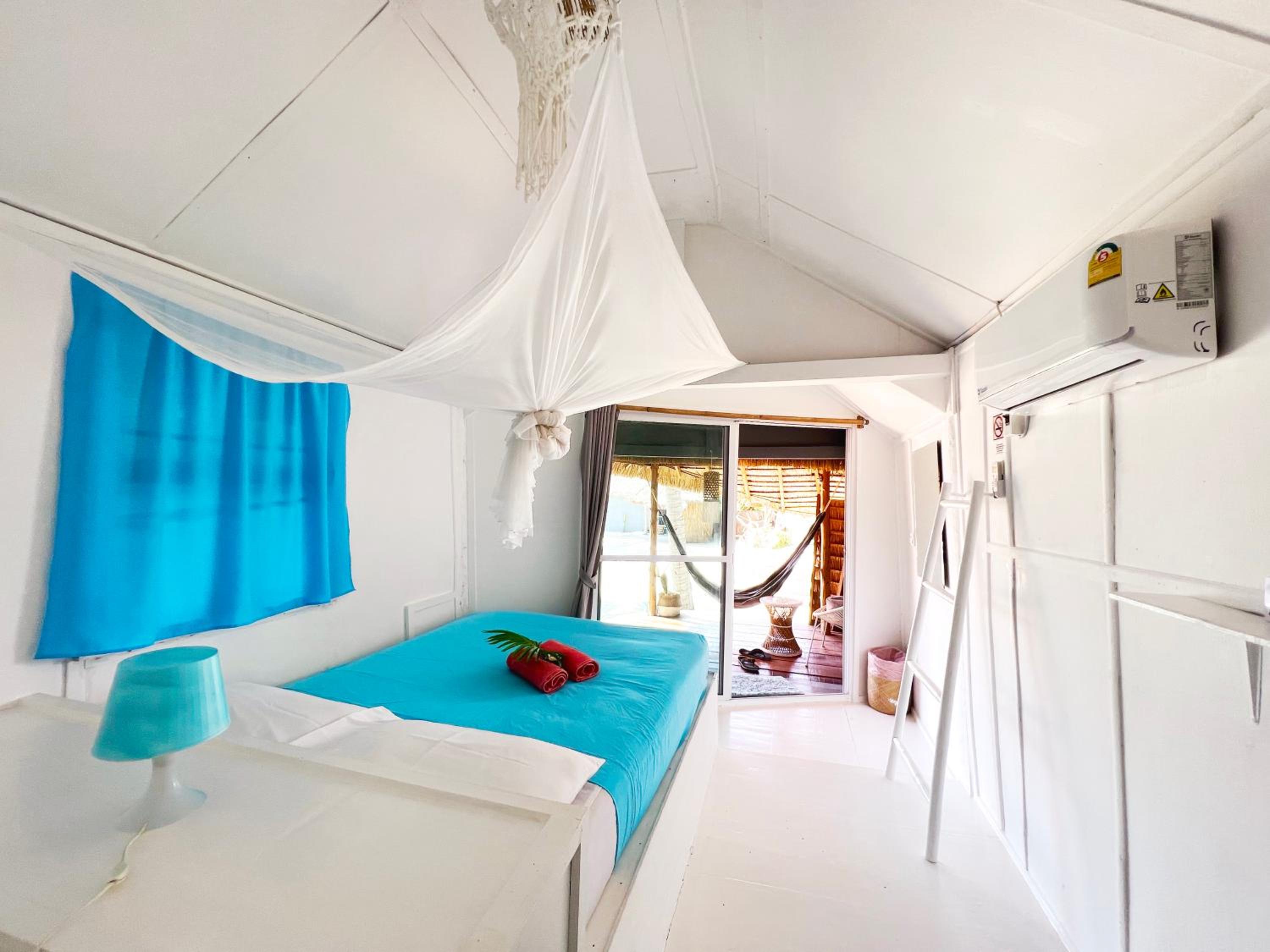 Bungalow with Sea View - Photo 9