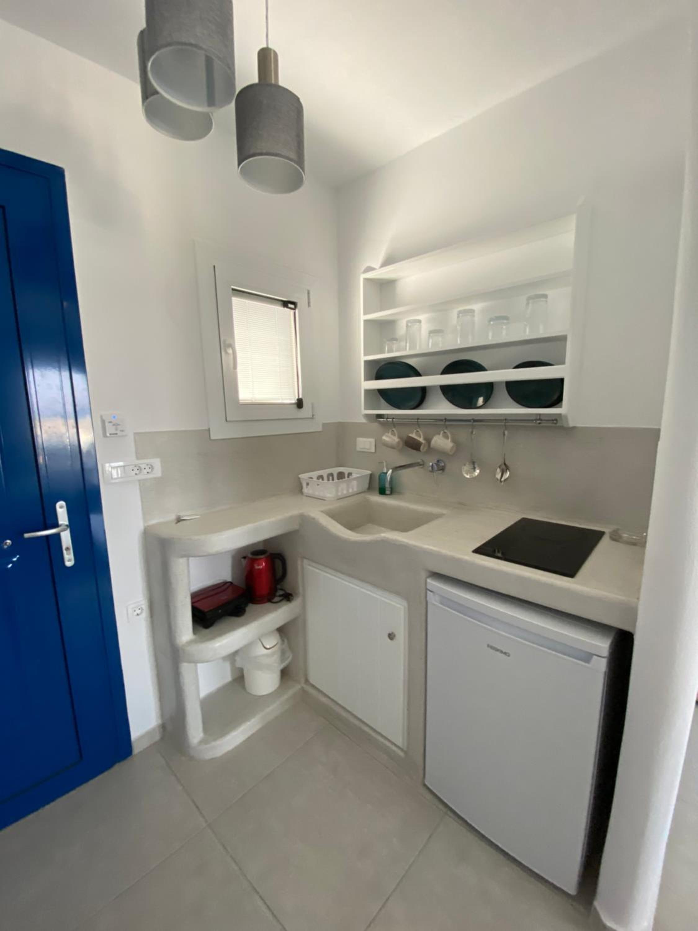 Deluxe Triple Room with Sea View photo 3