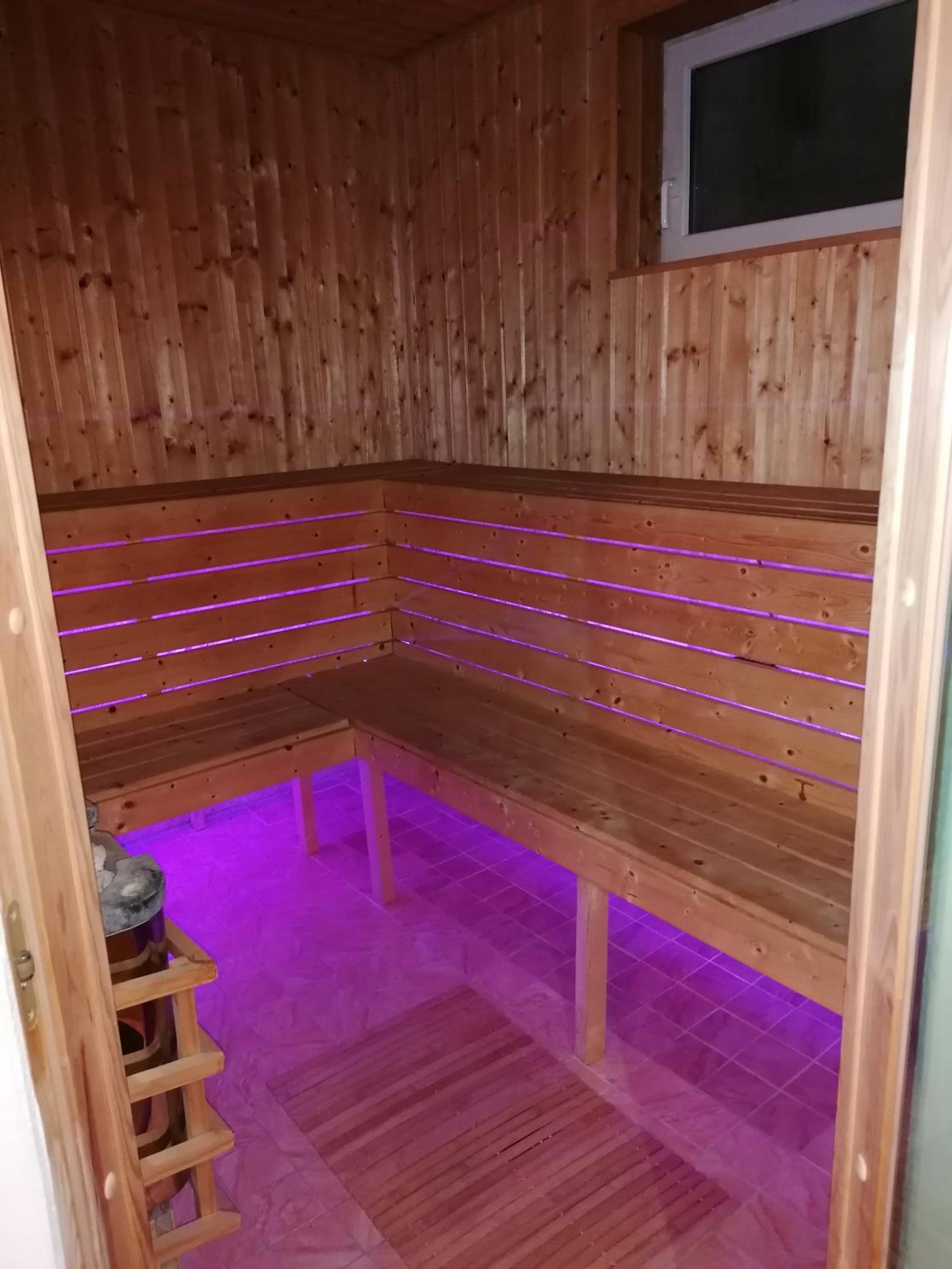 Apartment with Sauna - Photo 6