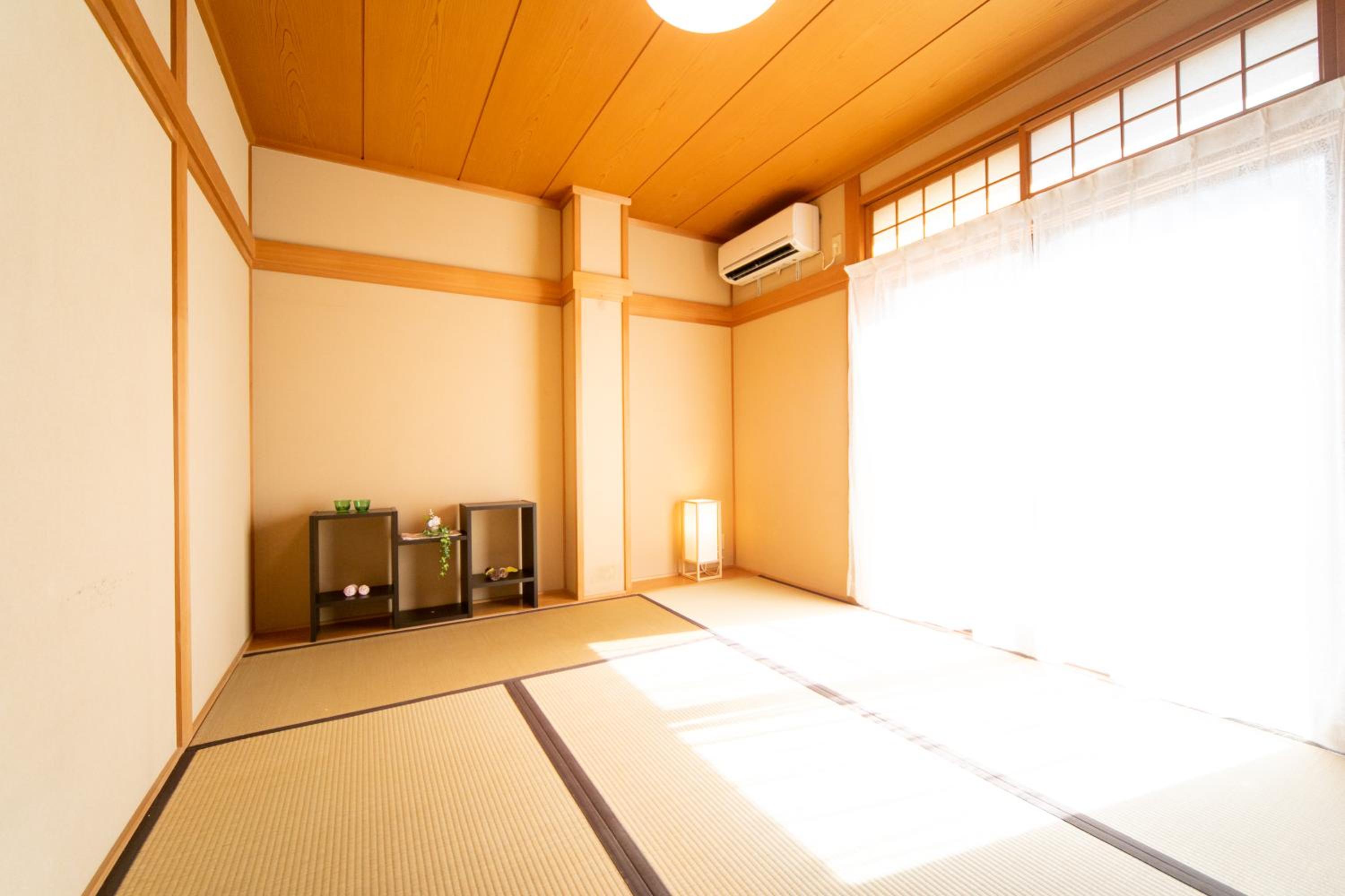 Five-Bedroom House - Photo 43