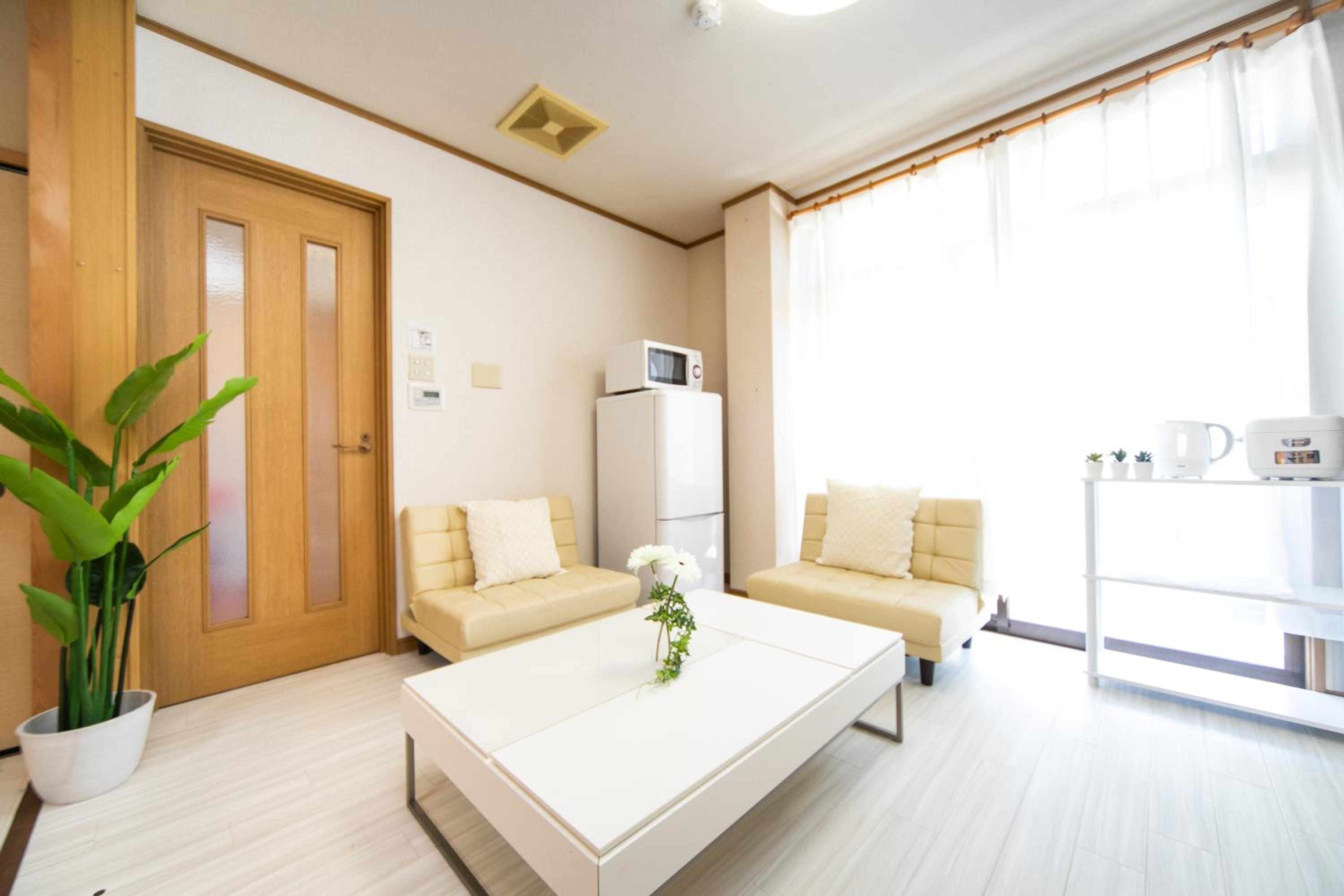 Five-Bedroom House - Photo 40
