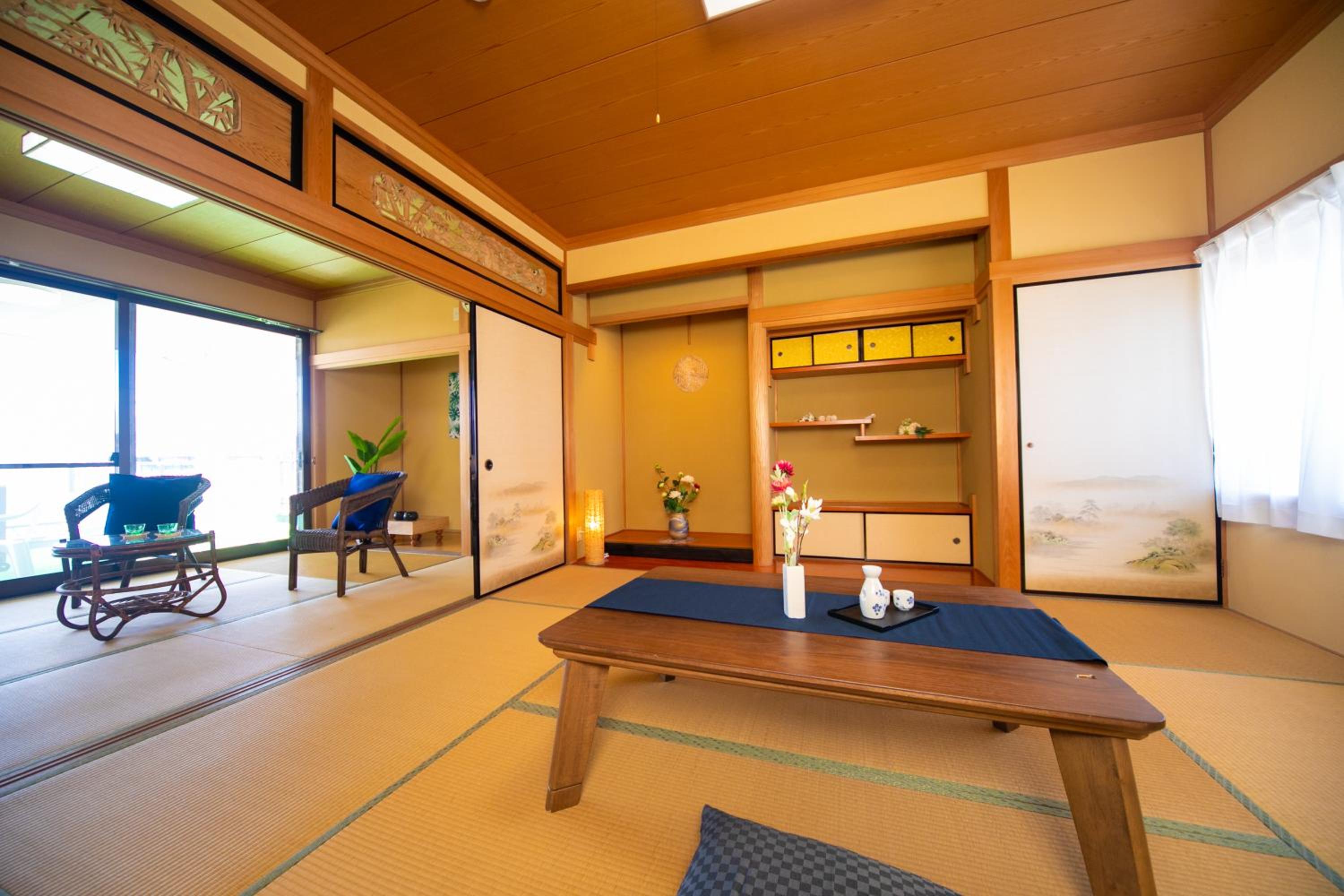 Five-Bedroom House - Photo 35