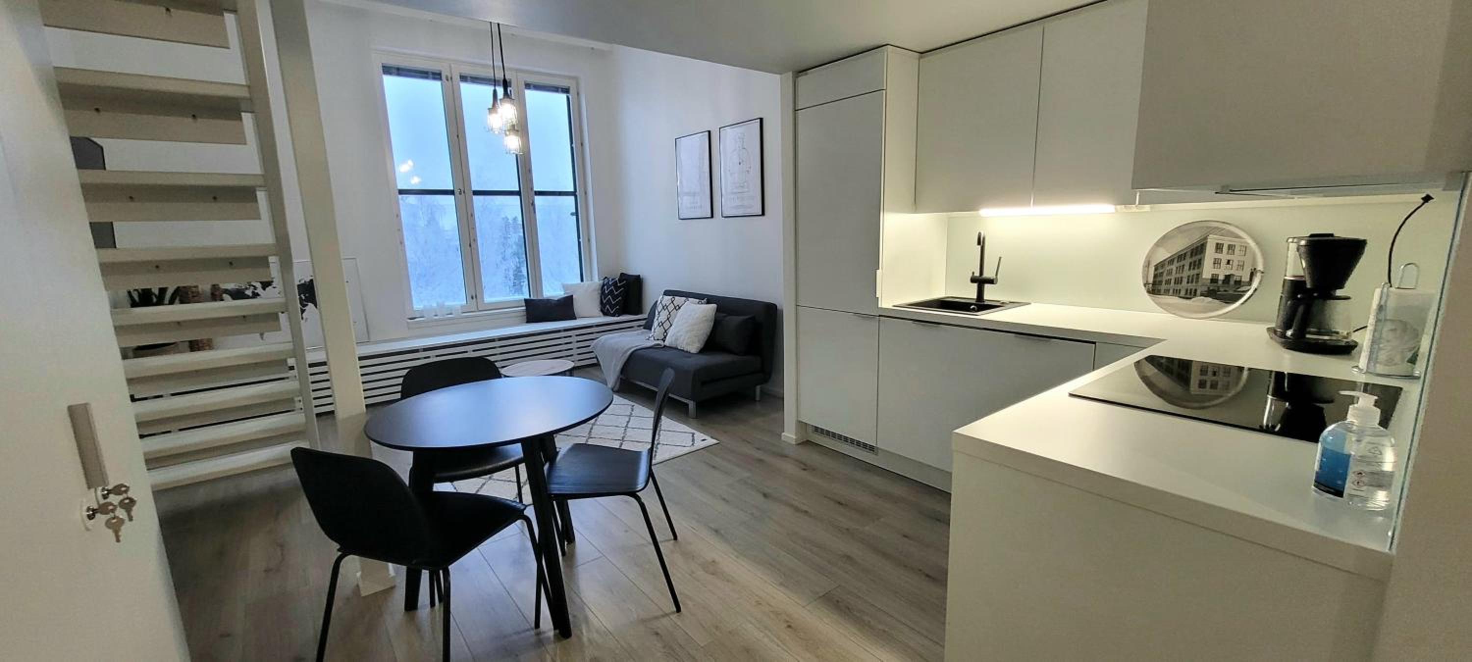 One-Bedroom Apartment - Photo 14