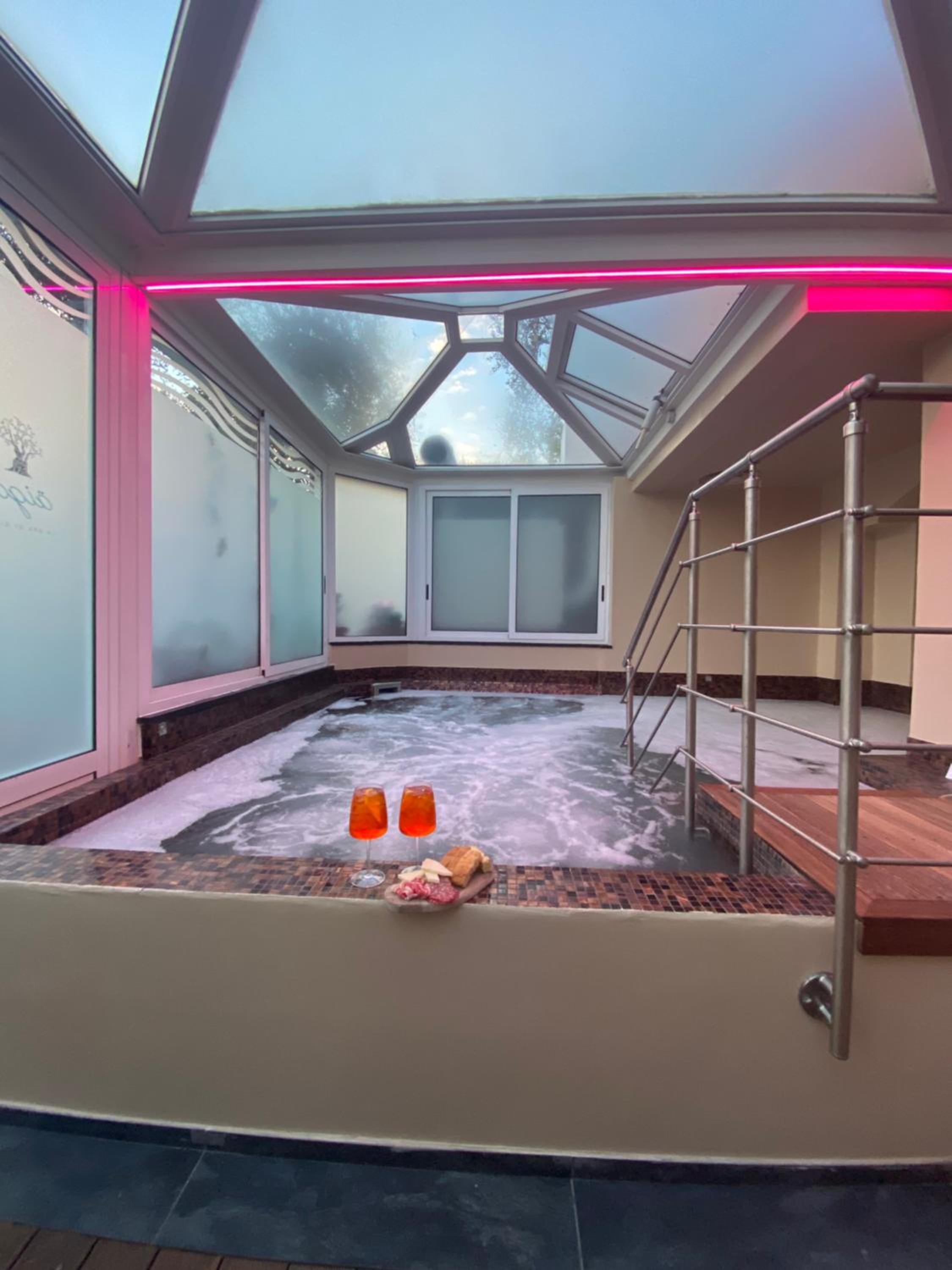 Junior Suite with Spa Access photo 3