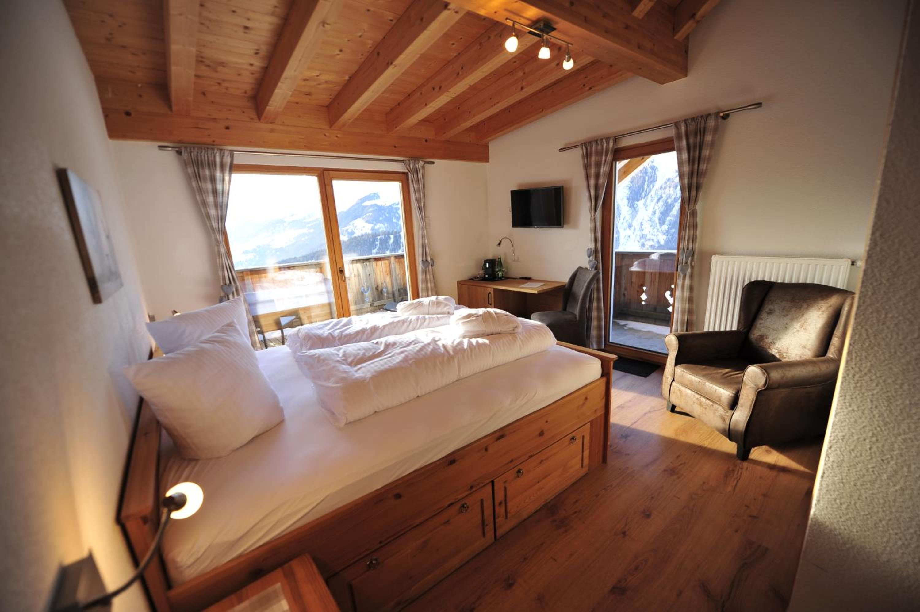 Double Room with Balcony - Photo 1