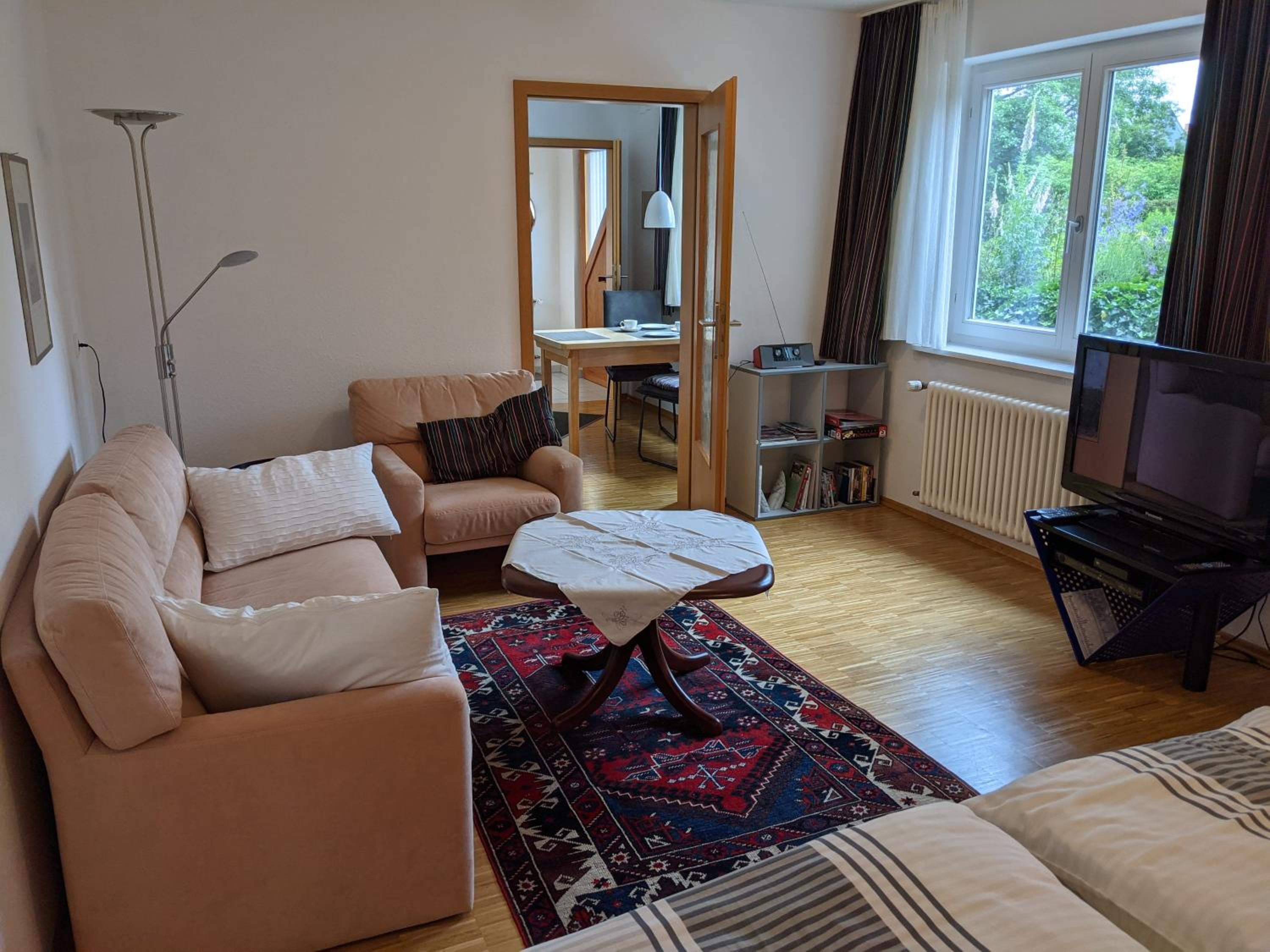 One-Bedroom Apartment photo 1