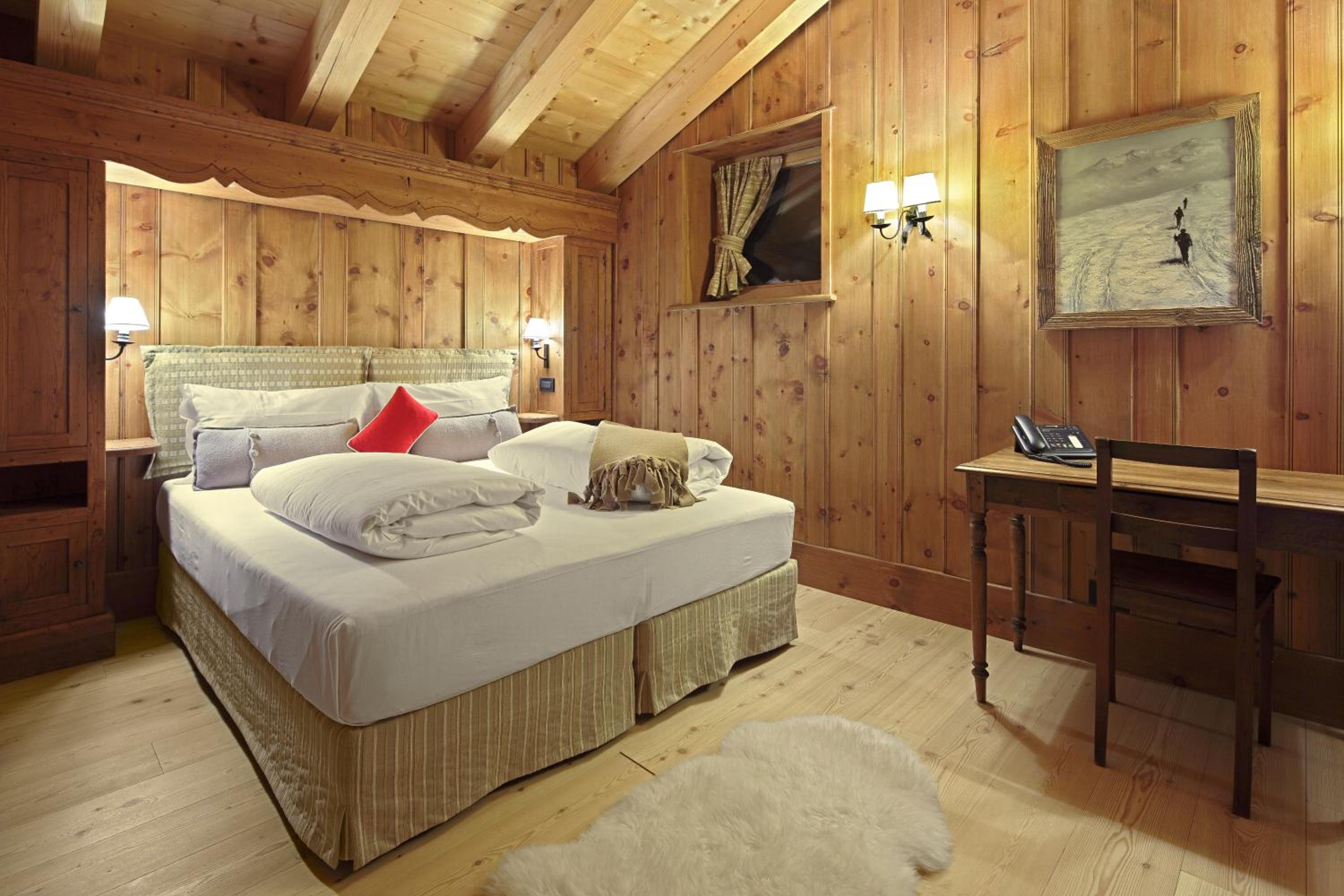Superior Double or Twin Room - Photo 3