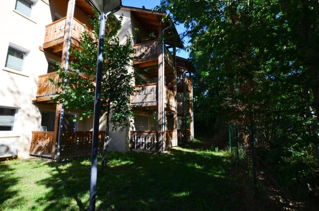 Apartment with Mountain View photo 2