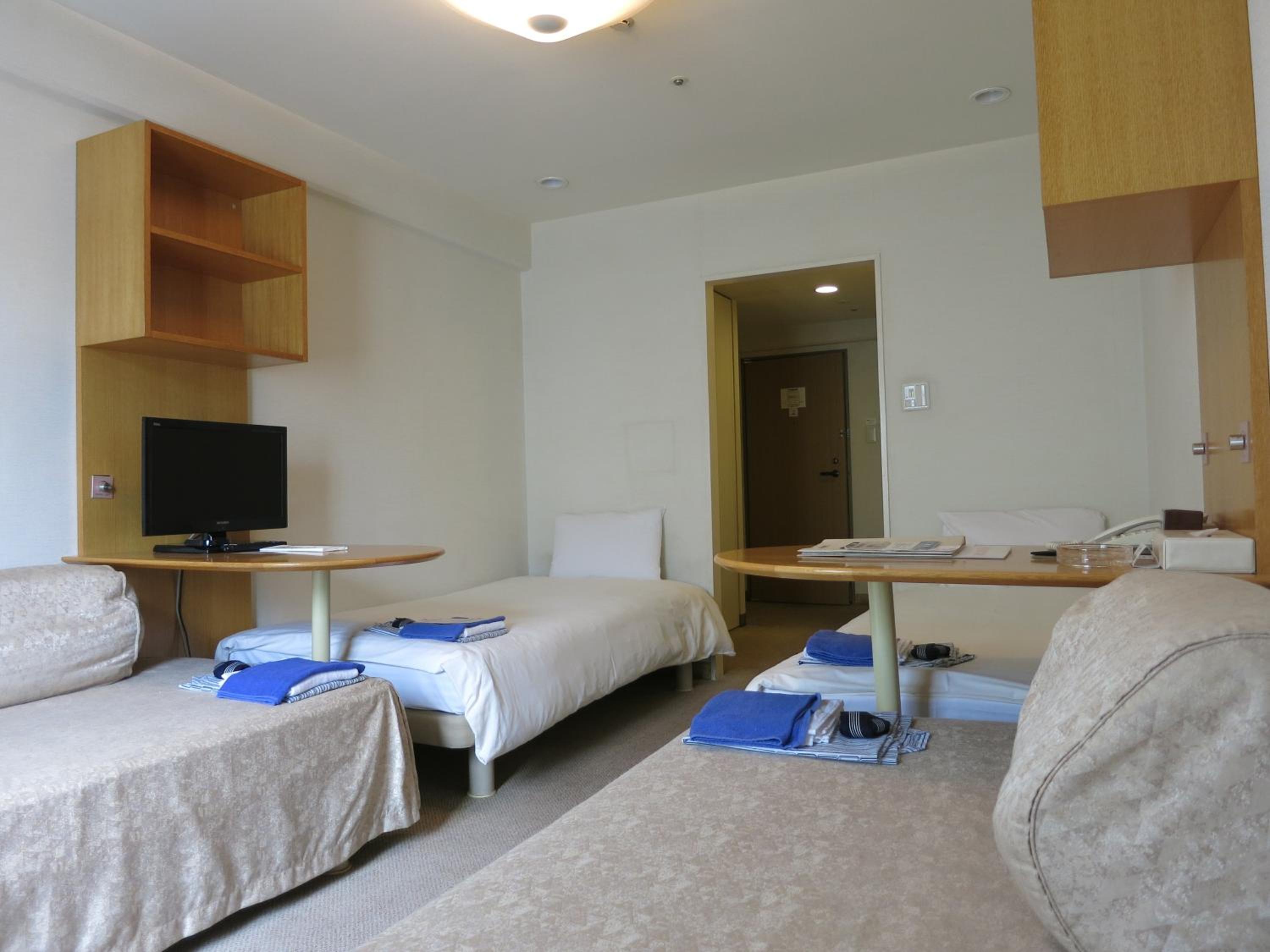 Economy Room with Shared Bathroom - Non-Smoking