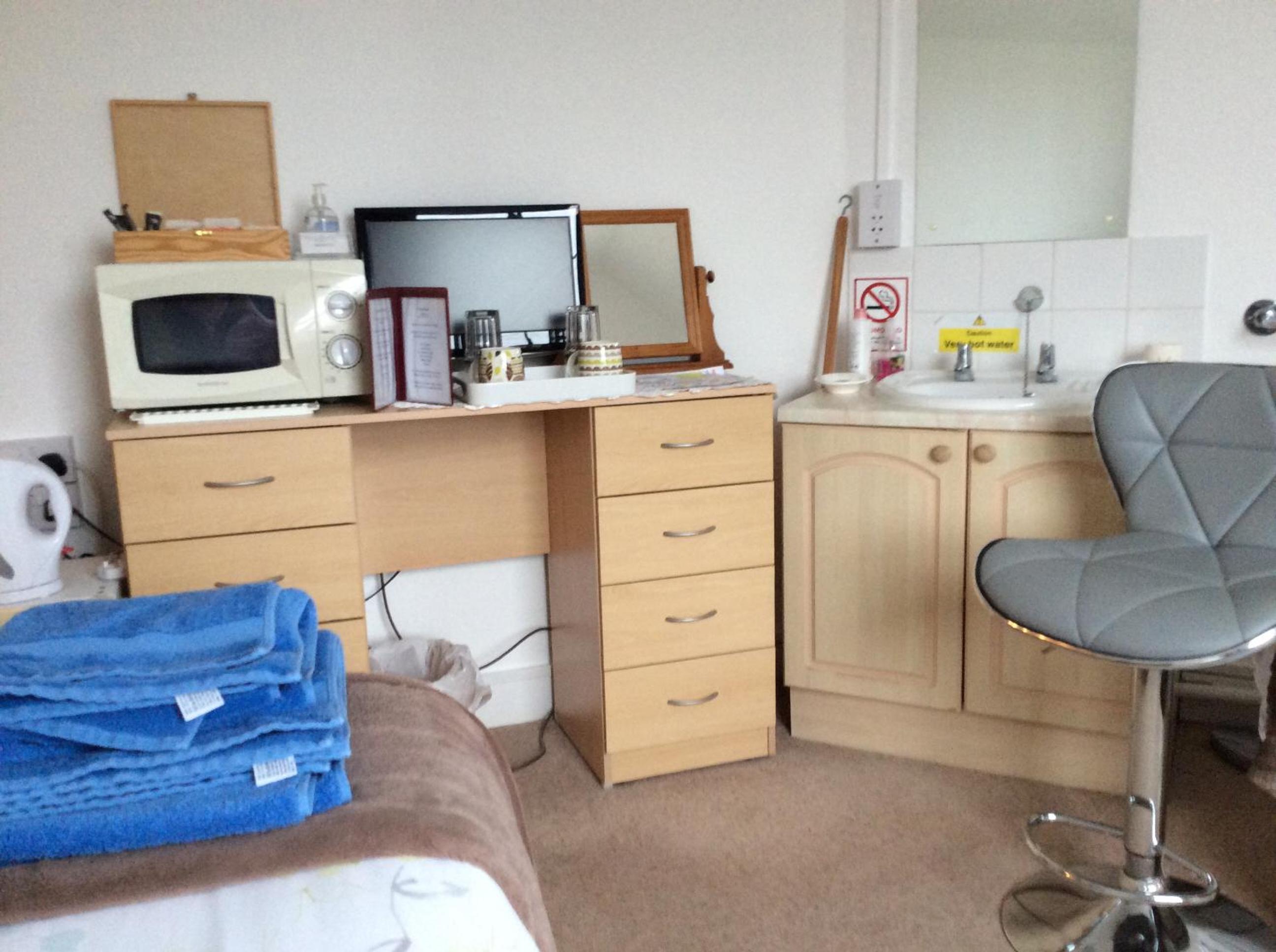 Budget Twin Room photo 3