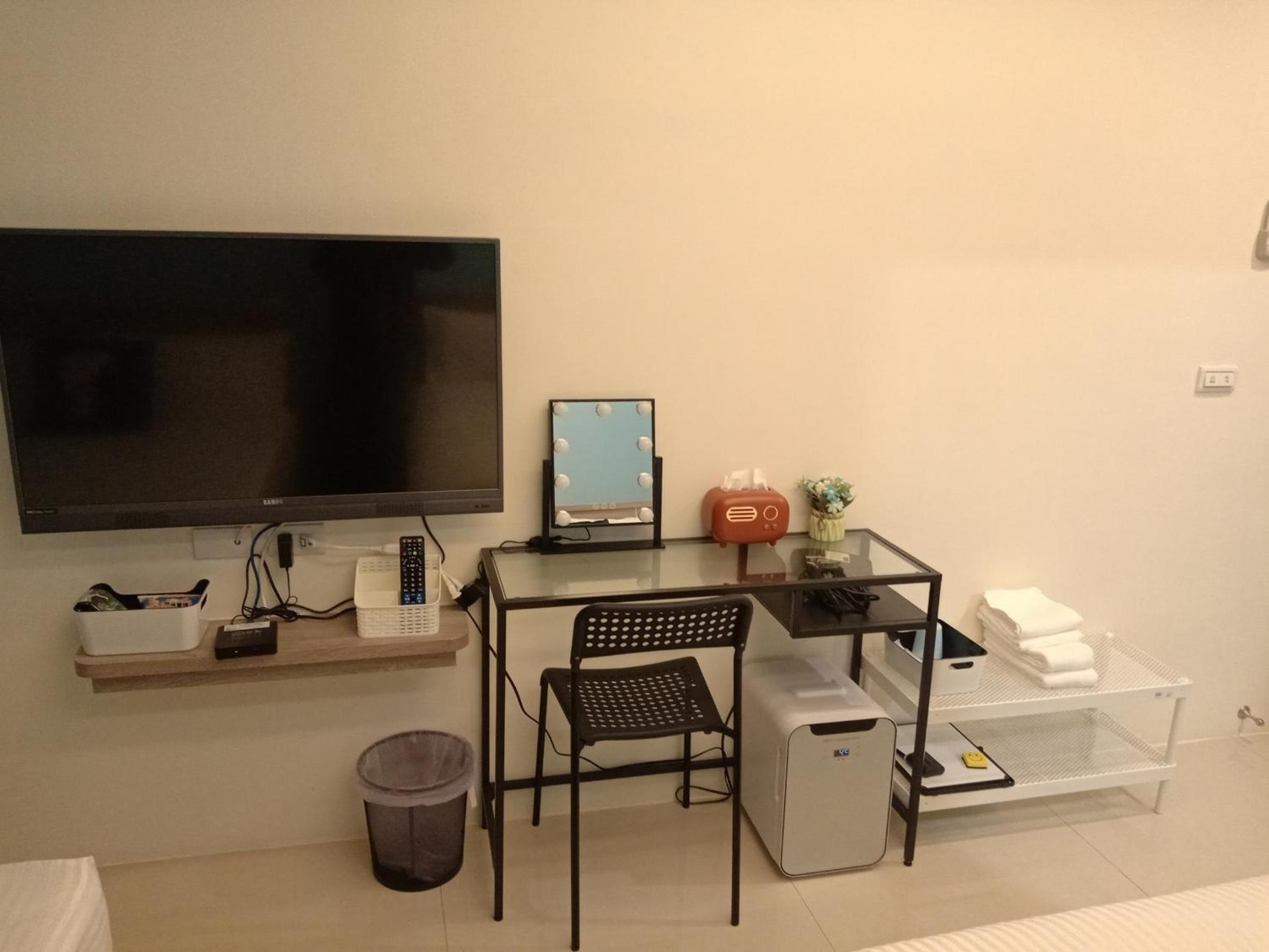 Comfort Family Room photo 2