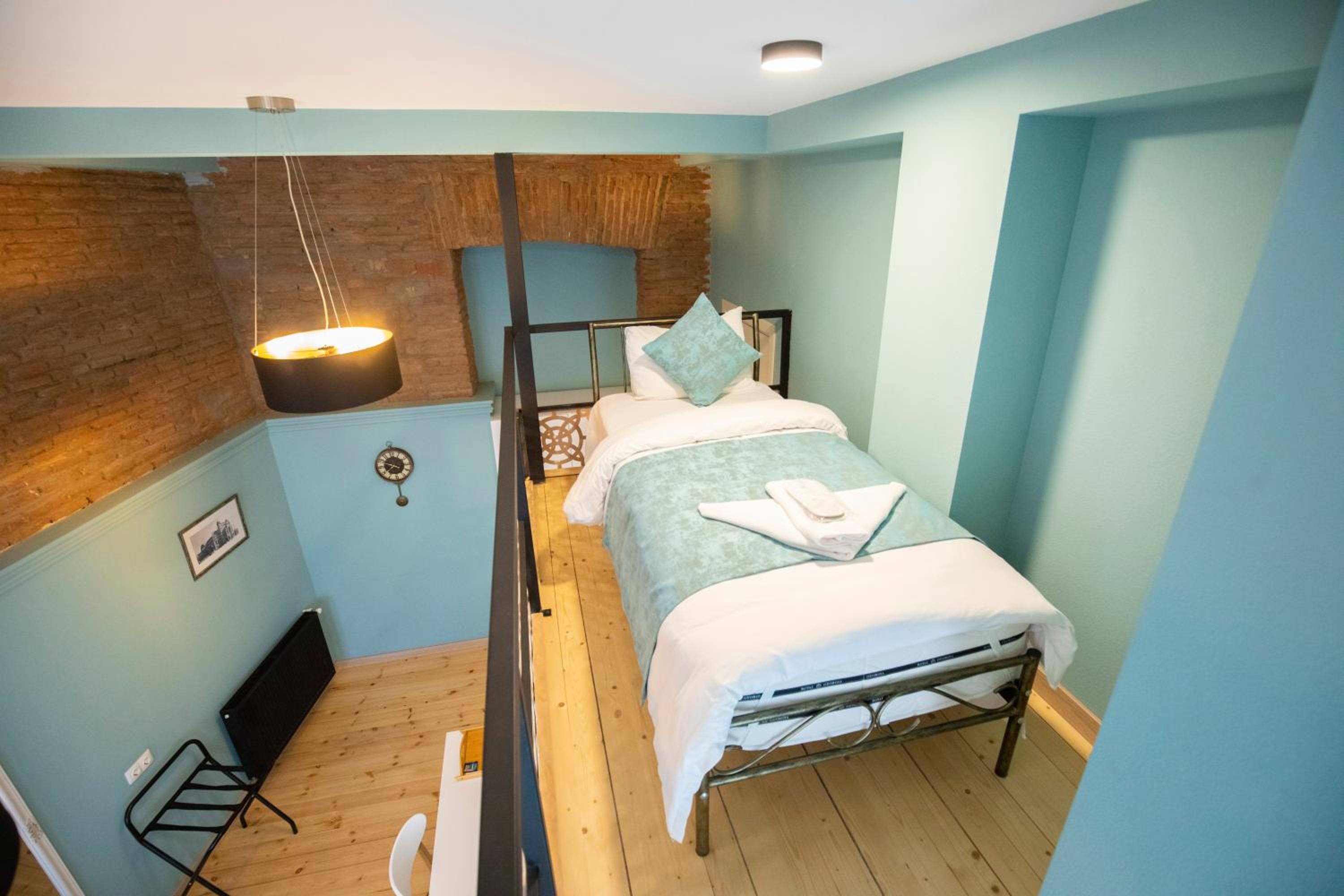 Triple Room with Balcony - Photo 1