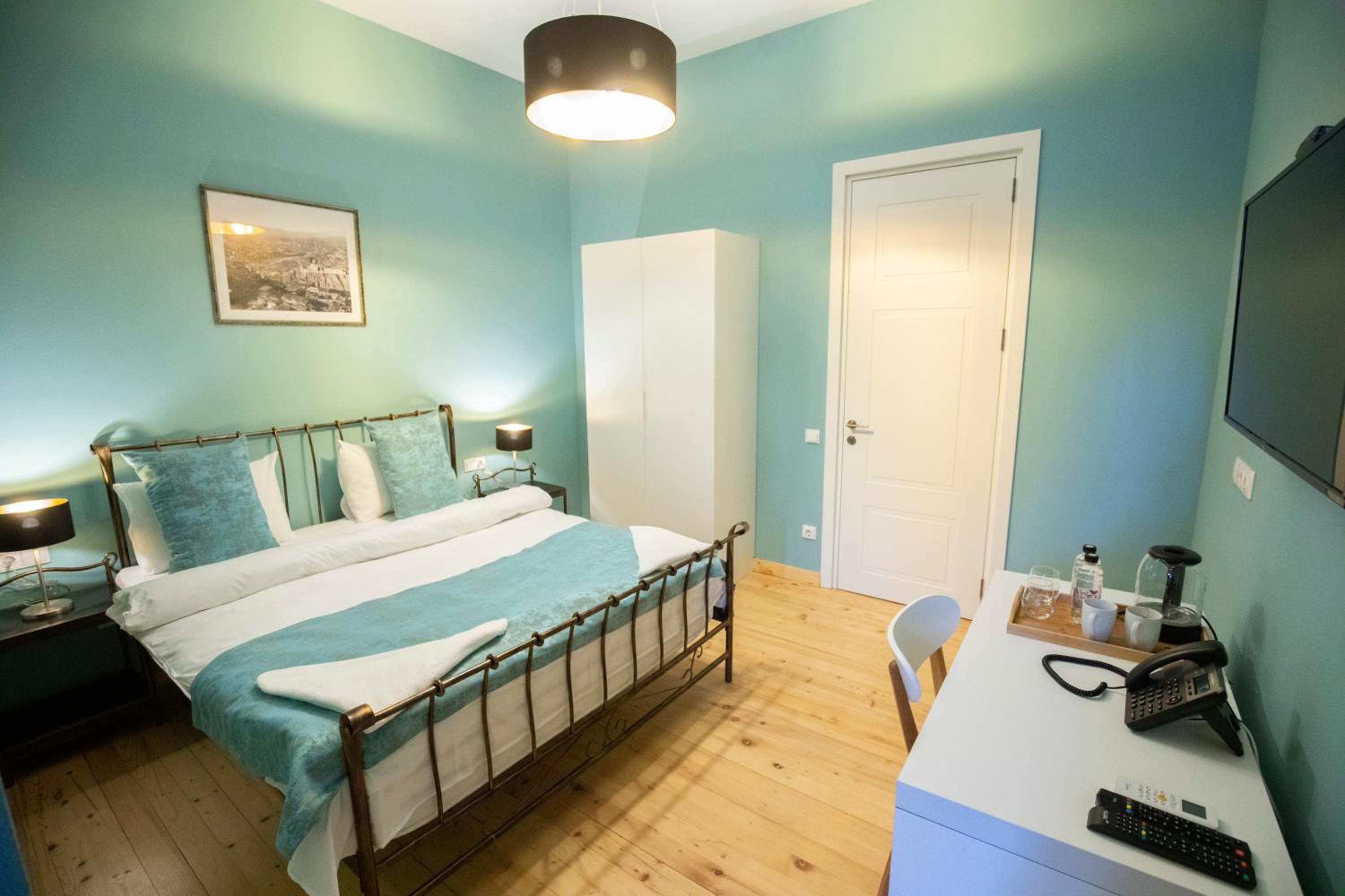 King Suite with Balcony - Photo 1