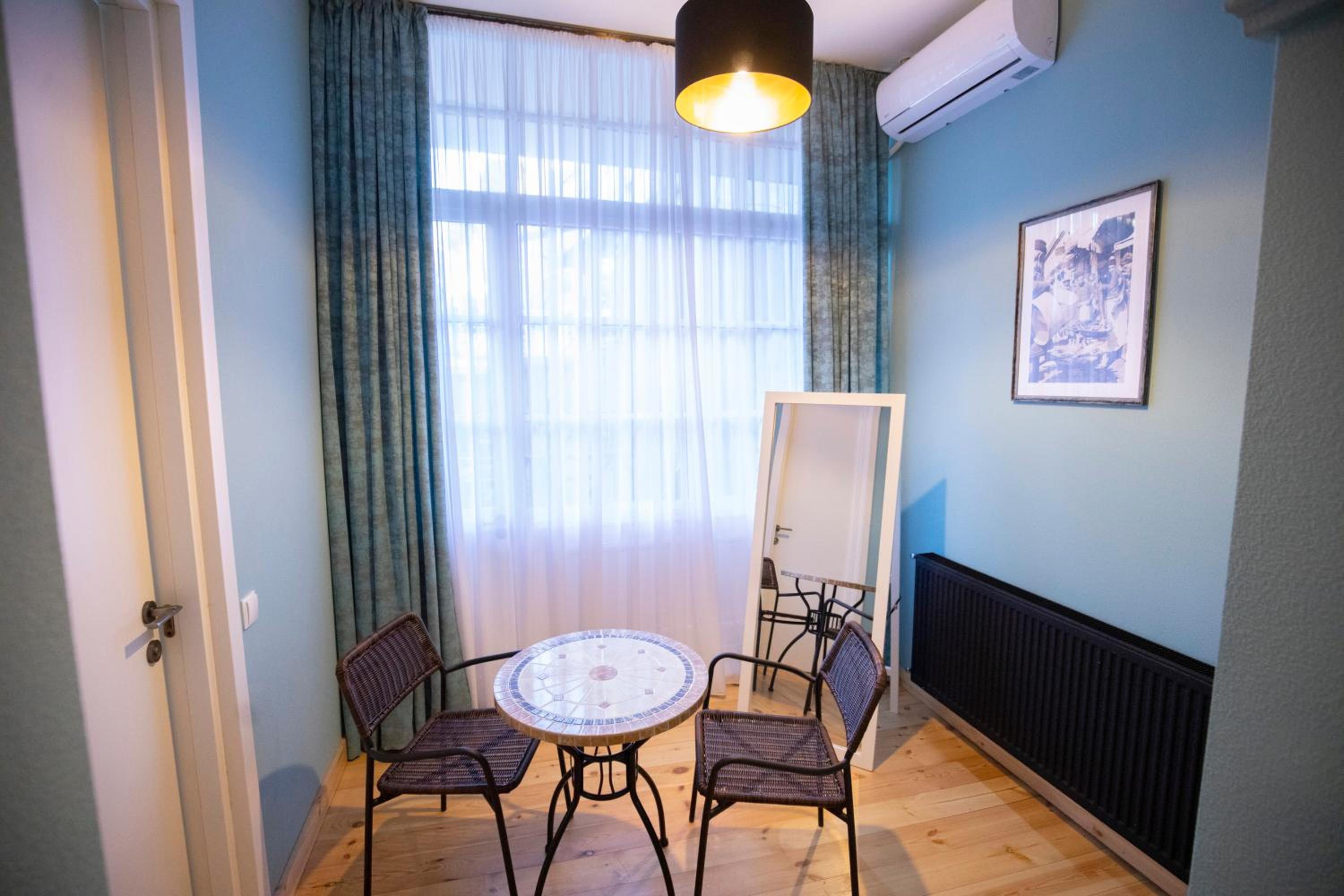 Twin Room with Balcony - Photo 3