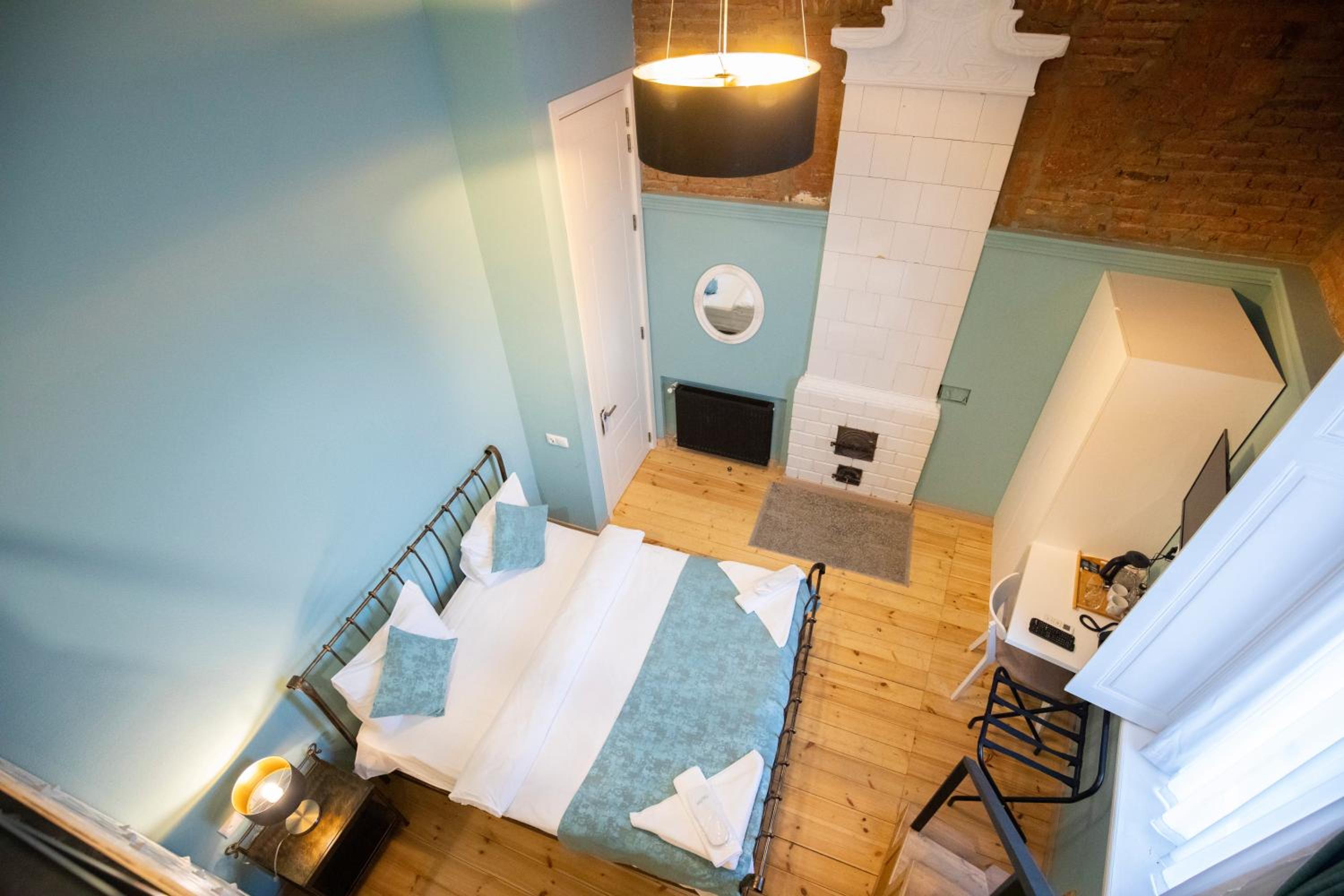 Standard Family Room - Photo 3