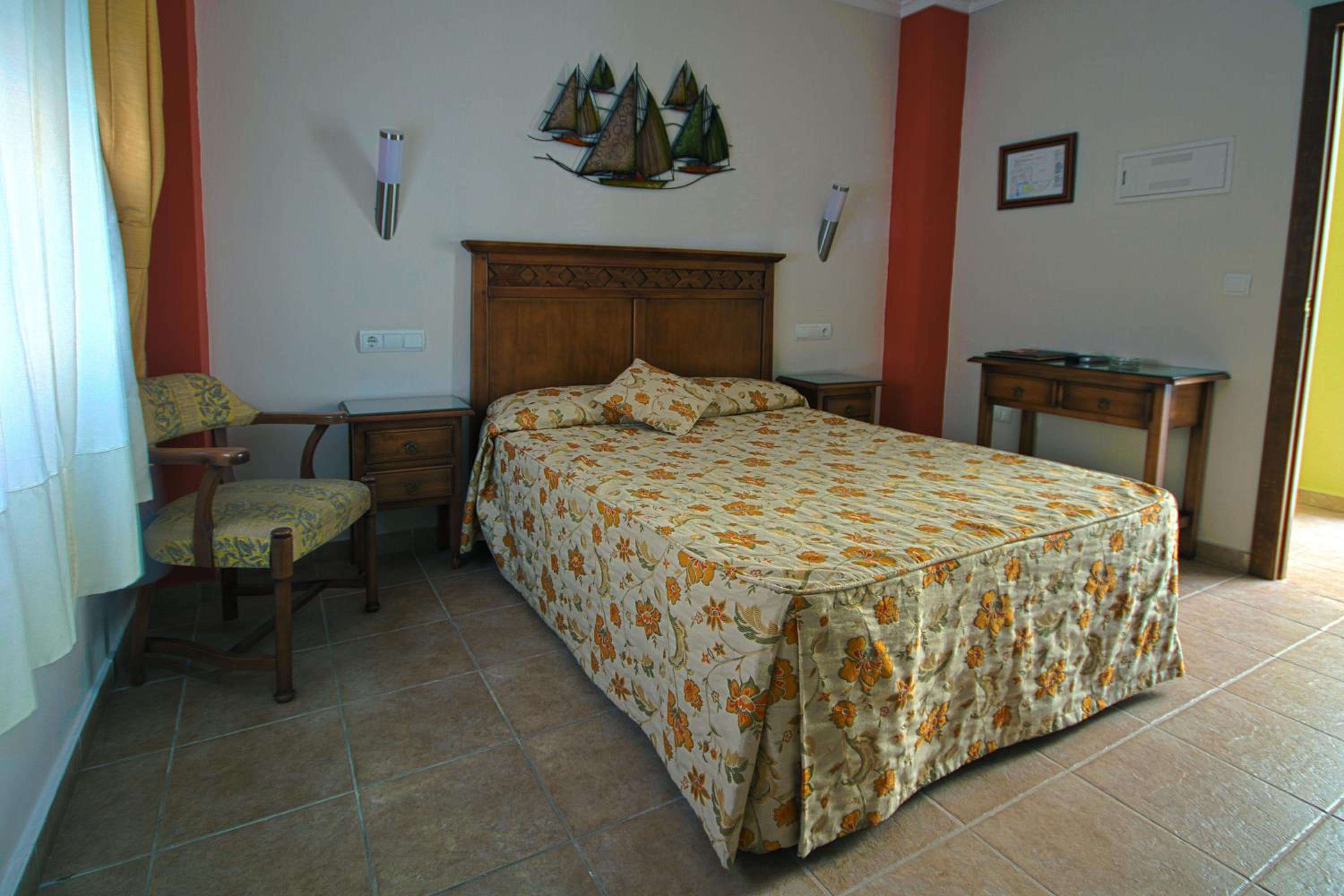 Double Room - Photo 15