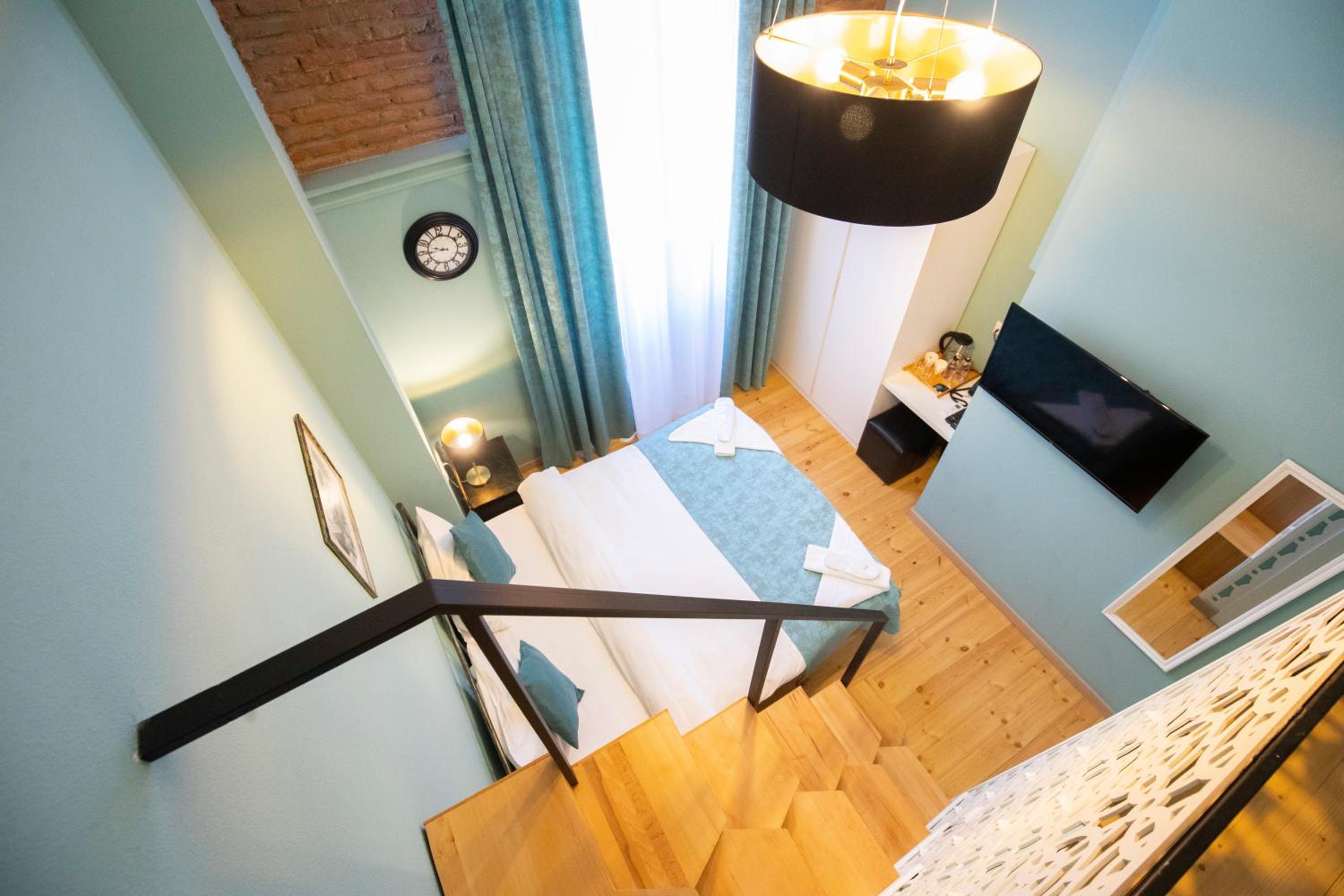 Standard Family Room - Photo 8