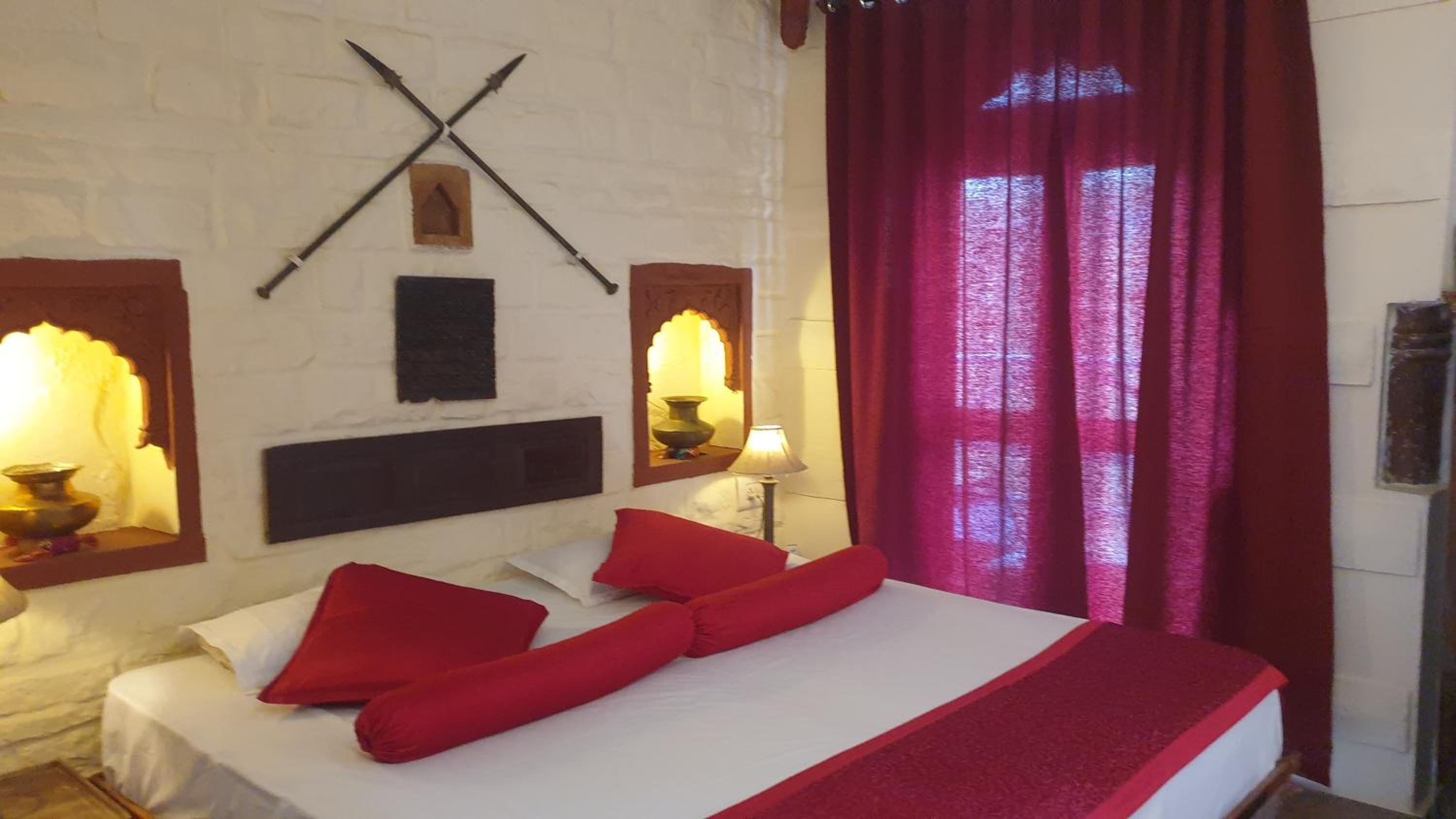 King Suite with Balcony - Photo 7