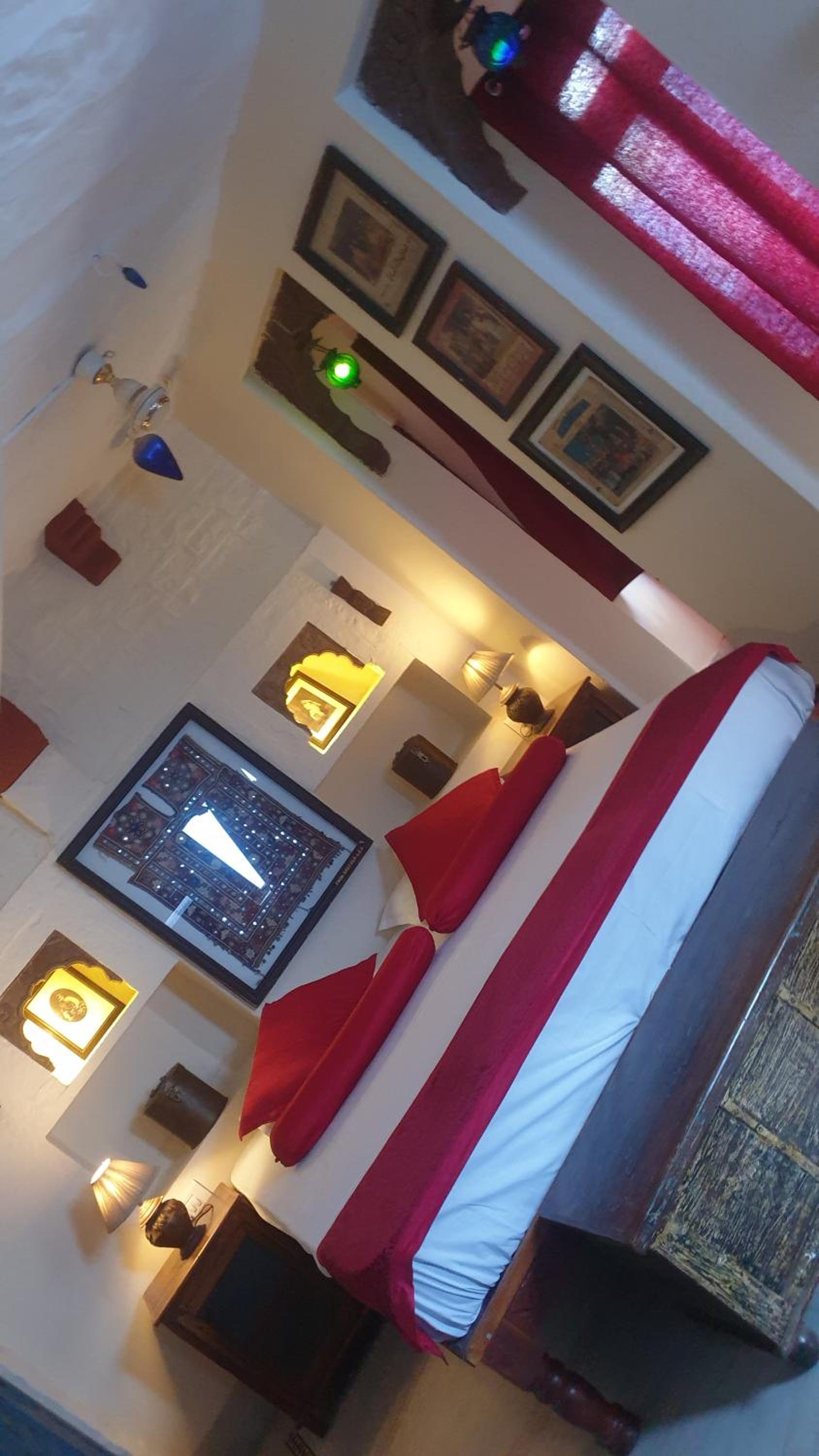 King Suite with Balcony - Photo 3