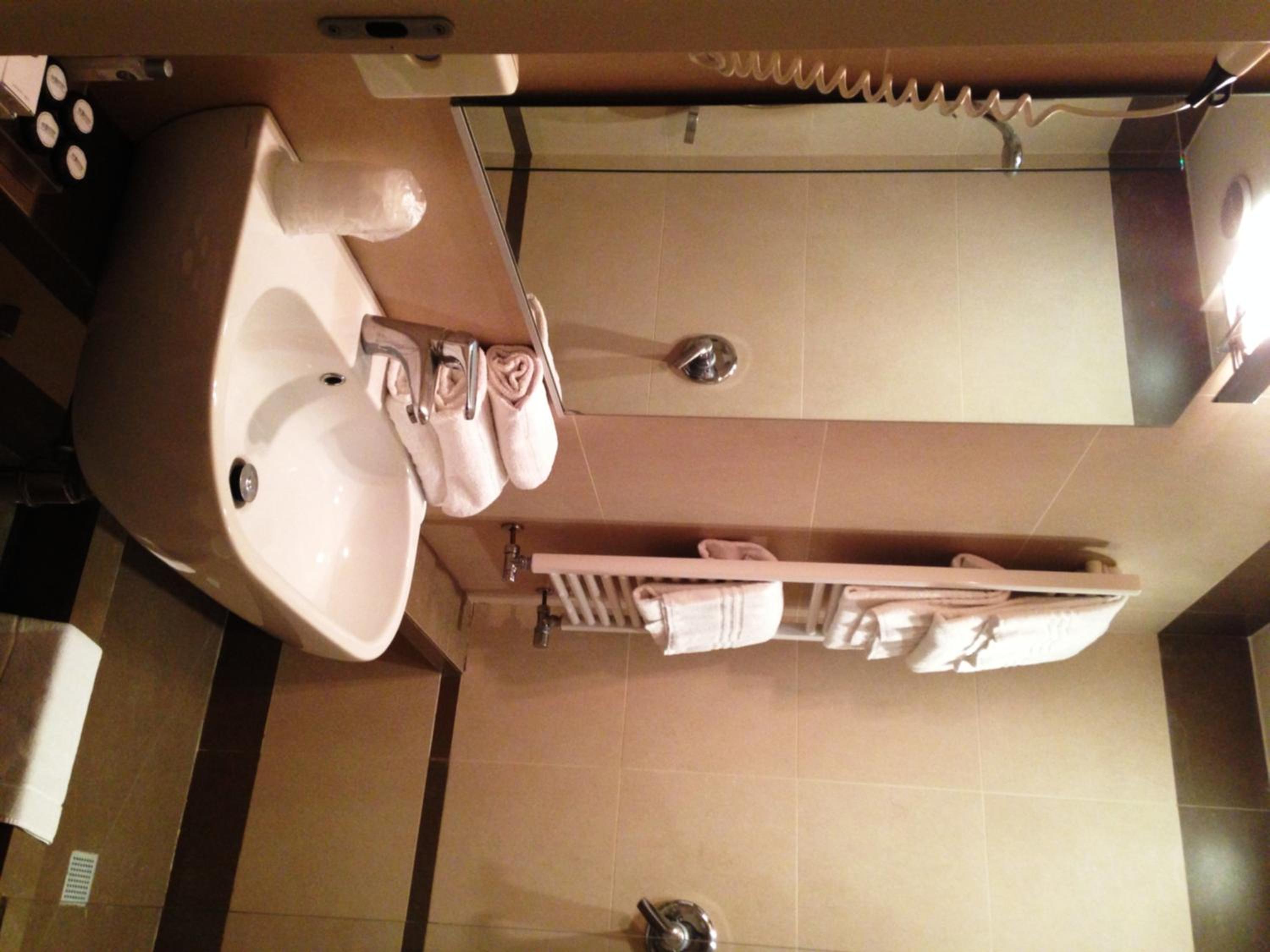 Superior Double or Twin Room - Photo 10